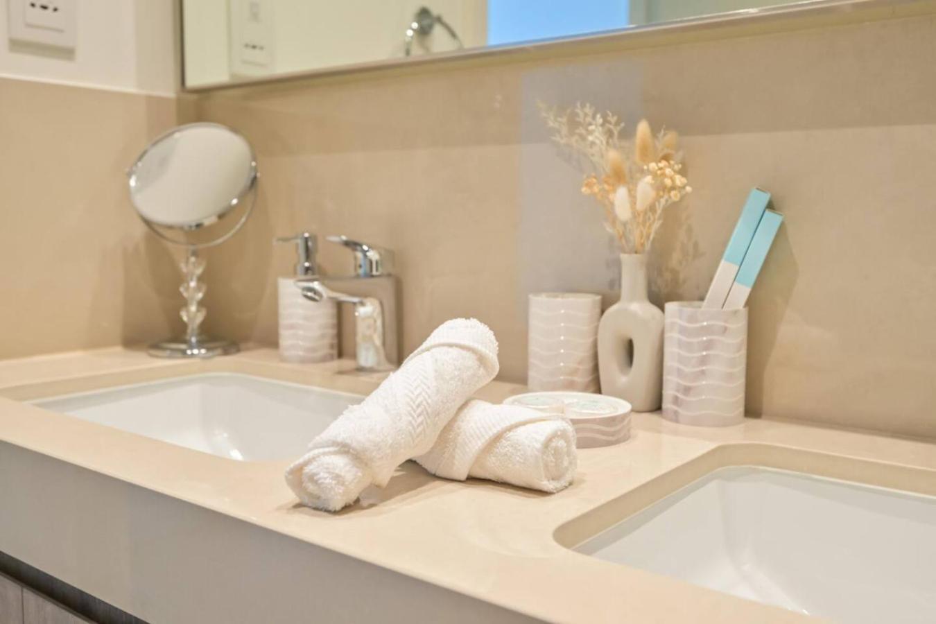 Apartment Elegant 2br In Downtown Views - 1 Min To Mall Zabeel Dubai