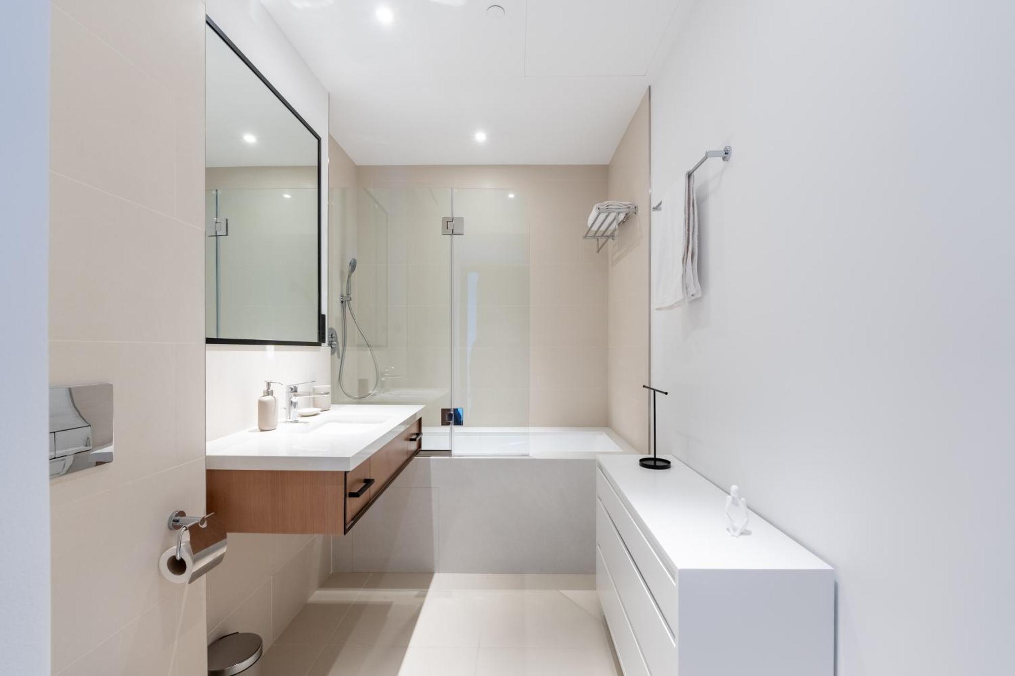 Vida Marina & Yacht Club 2 Bed With Beautiful View Apartment *