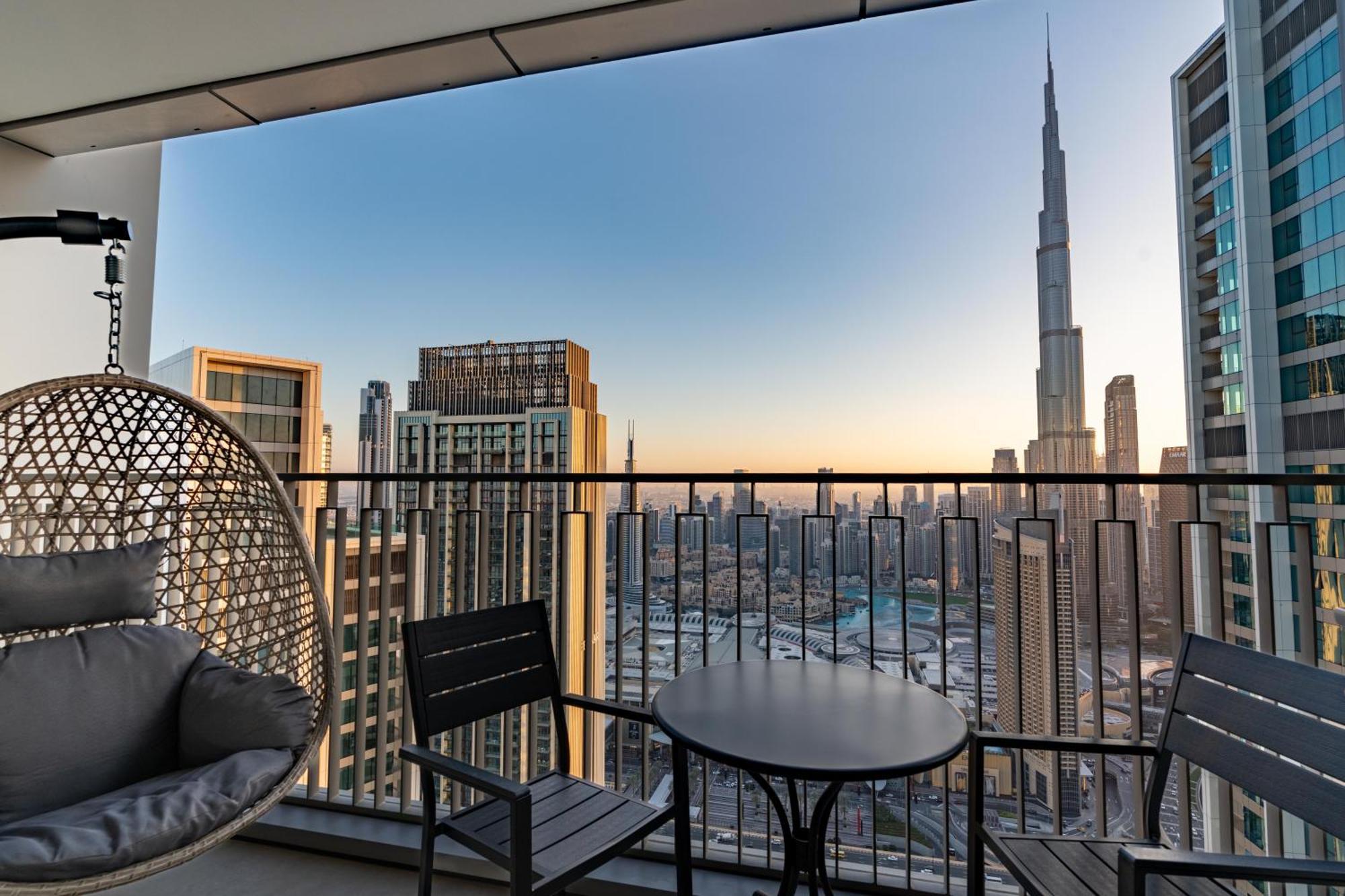 Apartment Burj Khalifa & Dancing Fountain View, 54th Floor & Mall Access