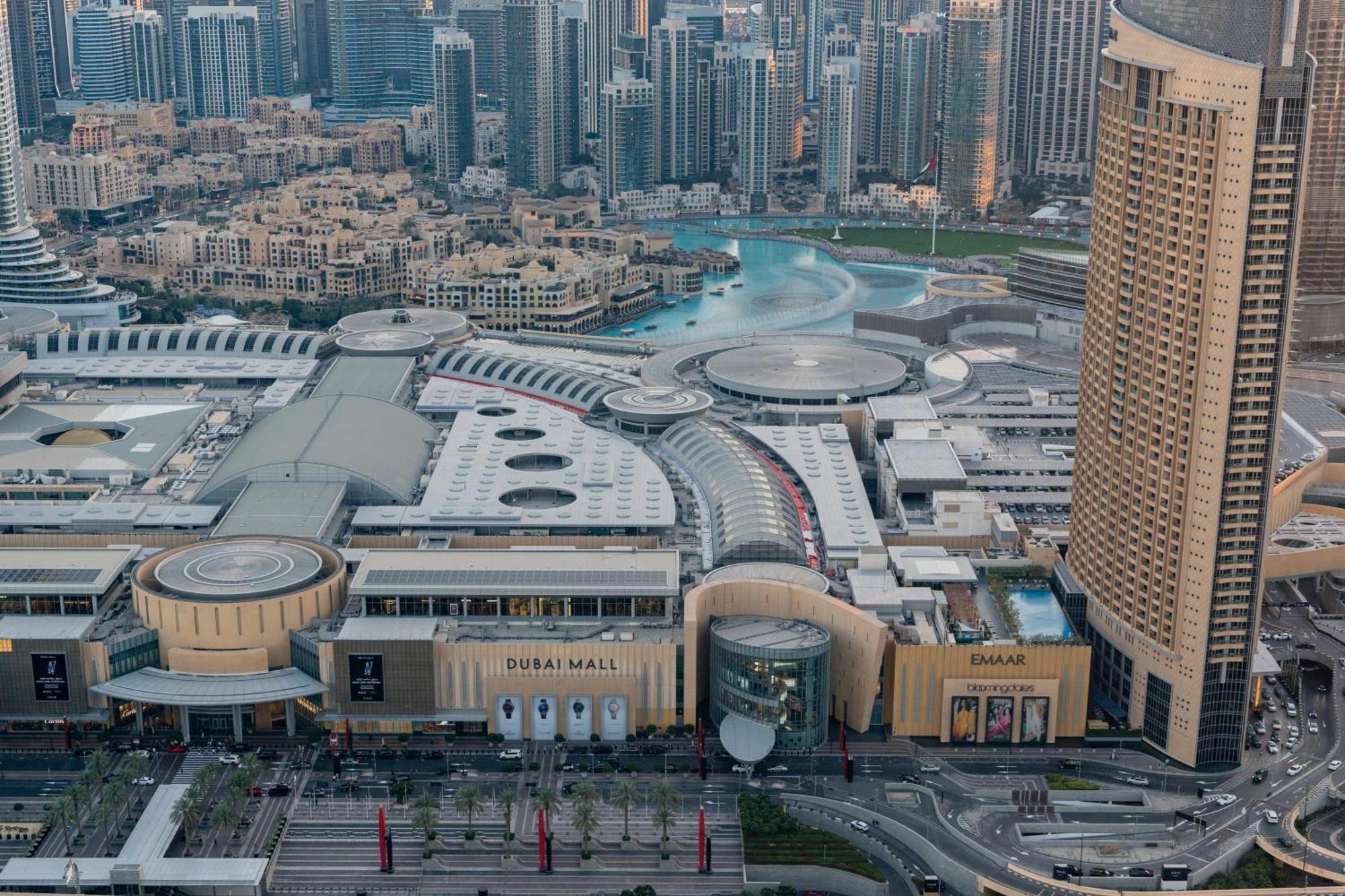 Burj Khalifa & Dancing Fountain View, 54th Floor & Mall Access Apartment