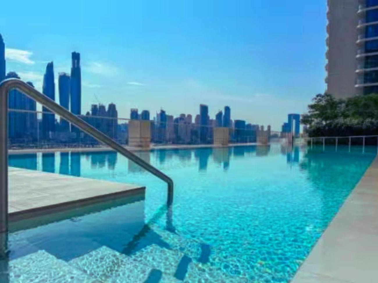Luxurious 2br In Beachfront With Marina Skyline View * Dubai