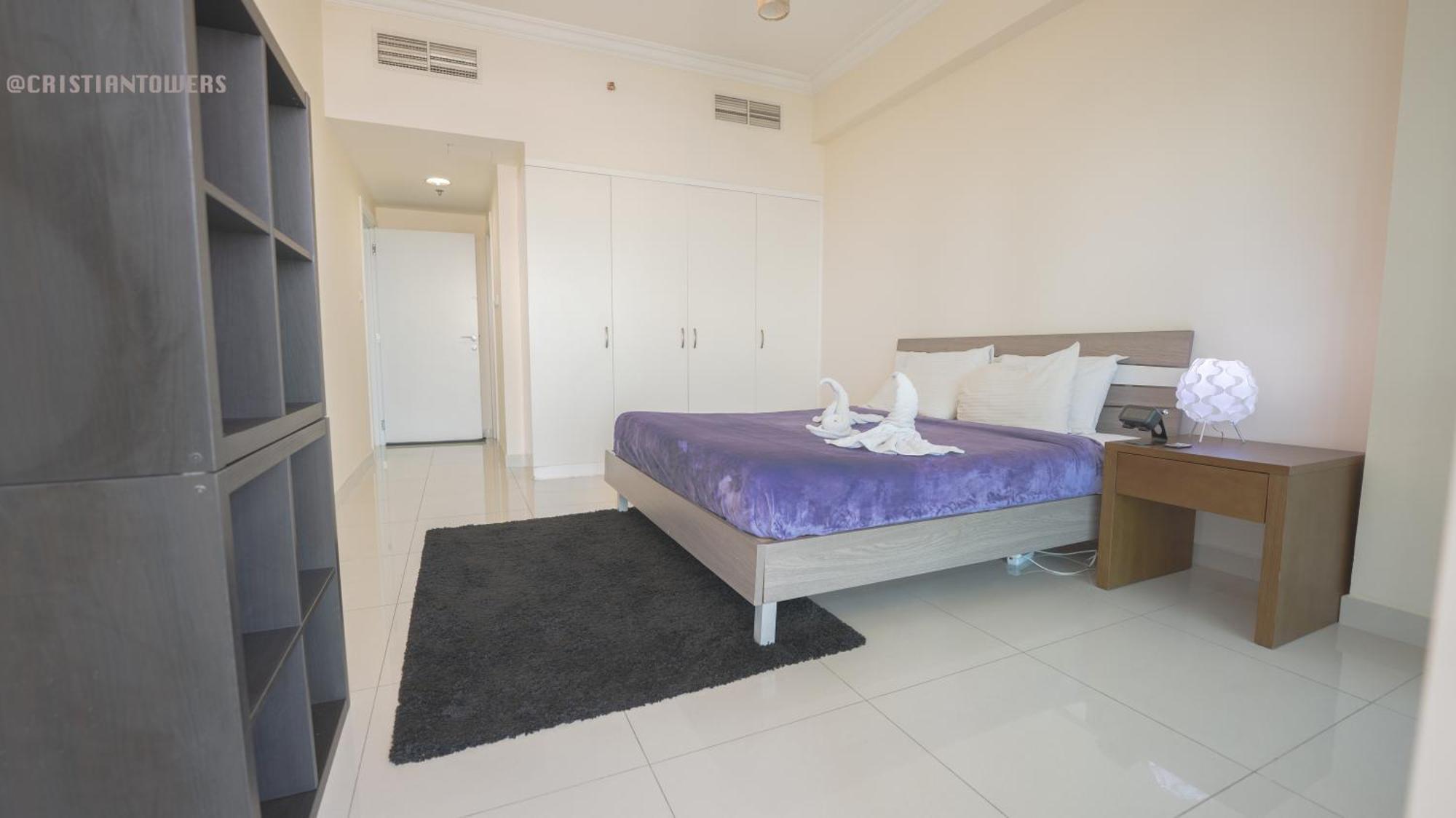April Offer Huge 1bkh 4people & High Floor Dubai