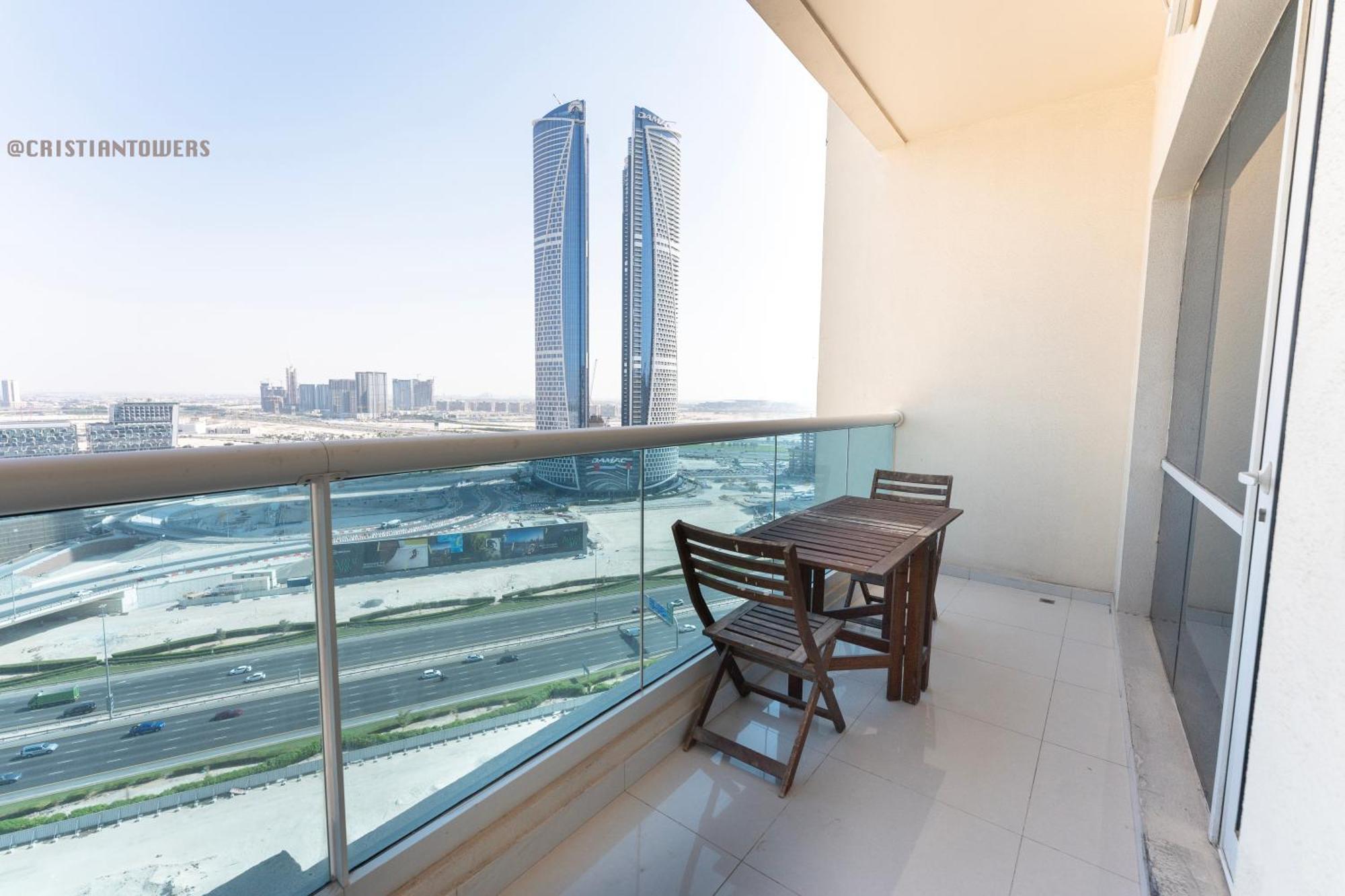 April Offer Huge 1bkh 4people & High Floor Dubai