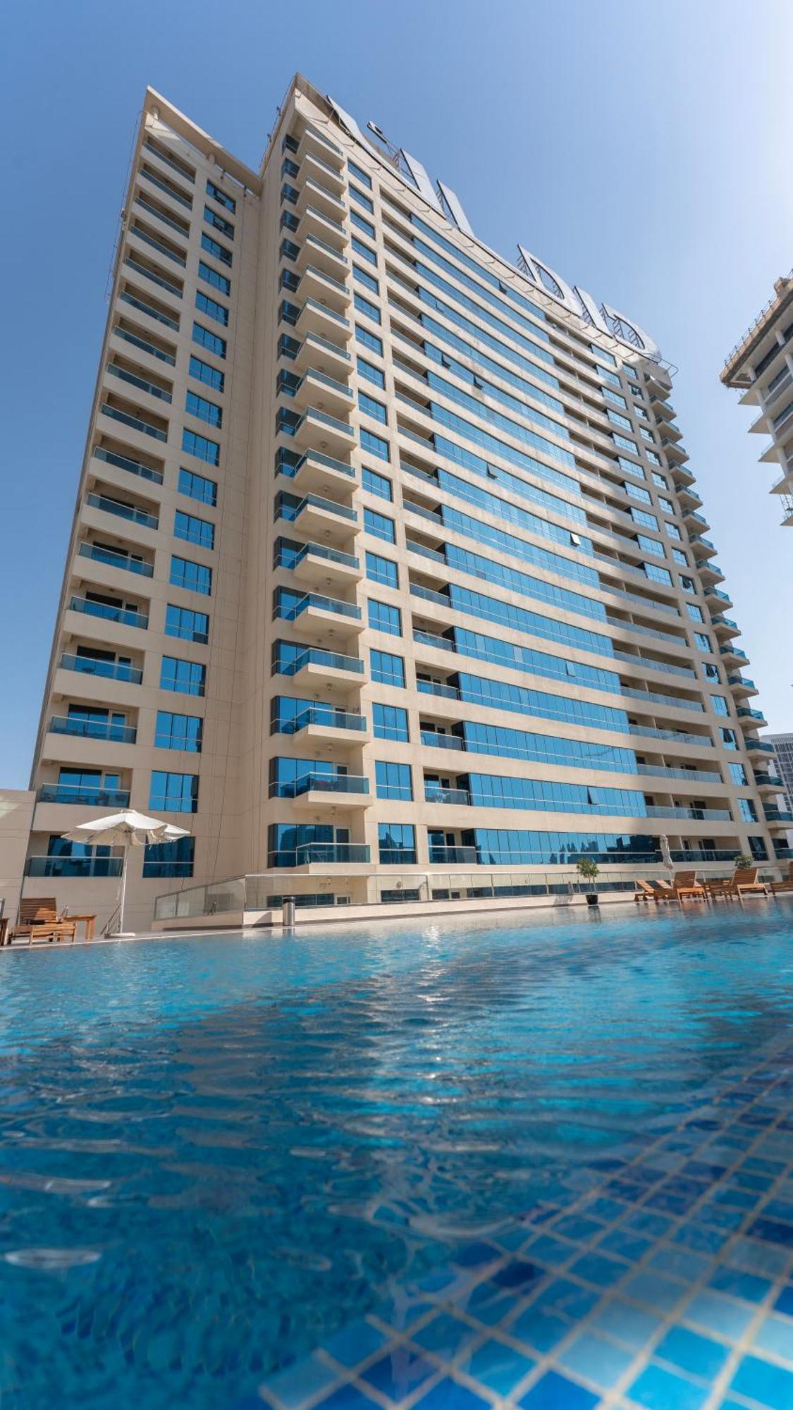 April Offer Huge 1bkh 4people & High Floor Apartment Dubai