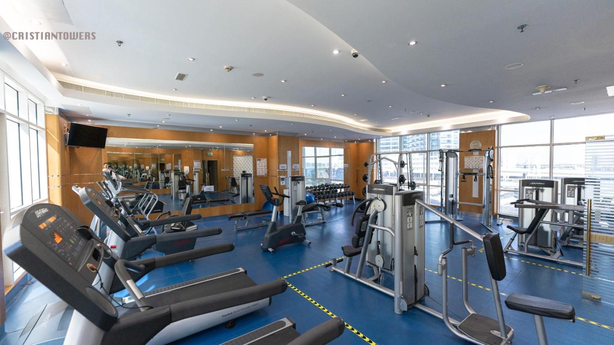 April Offer Huge 1bkh 4people & High Floor Apartment