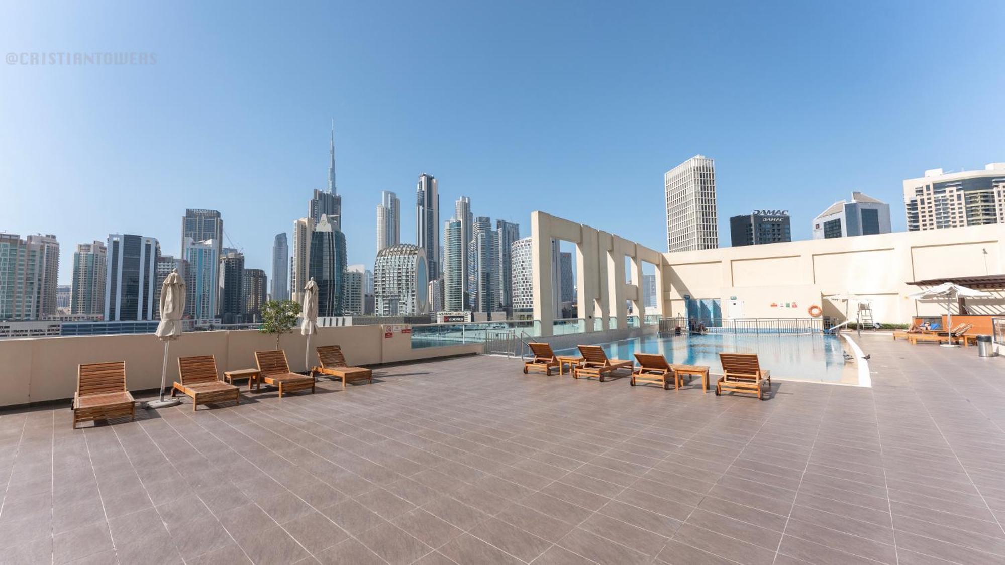 April Offer Huge 1bkh 4people & High Floor Apartment