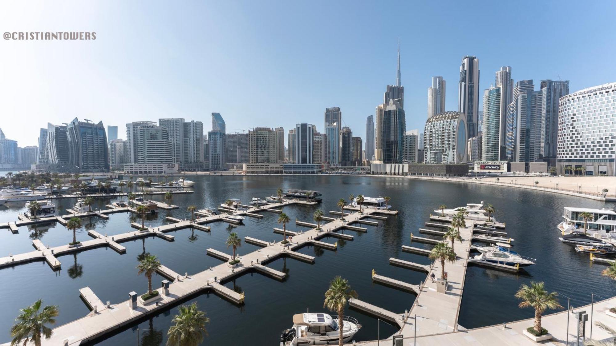 April Offer Huge 1bkh 4people & High Floor Dubai