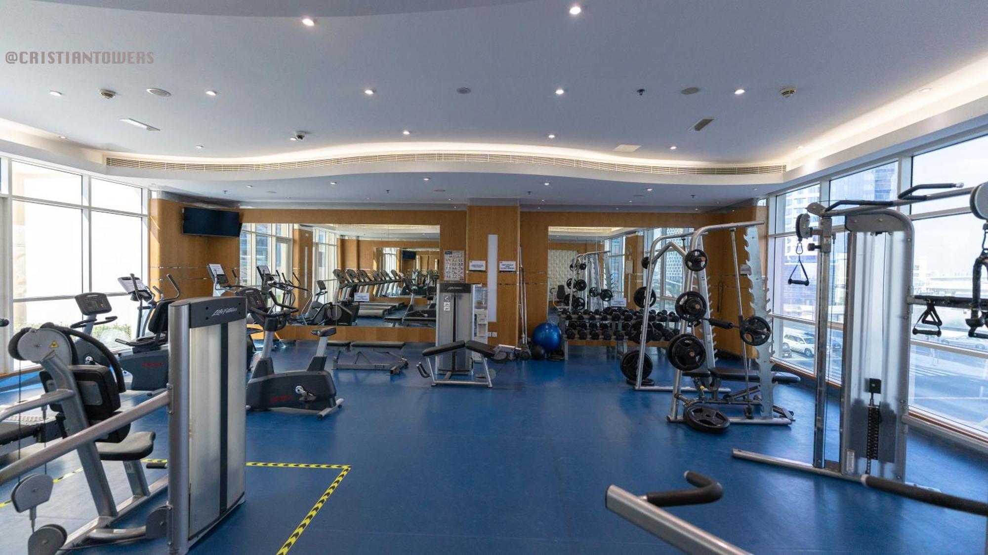 April Offer Huge 1bkh 4people & High Floor Apartment Dubai