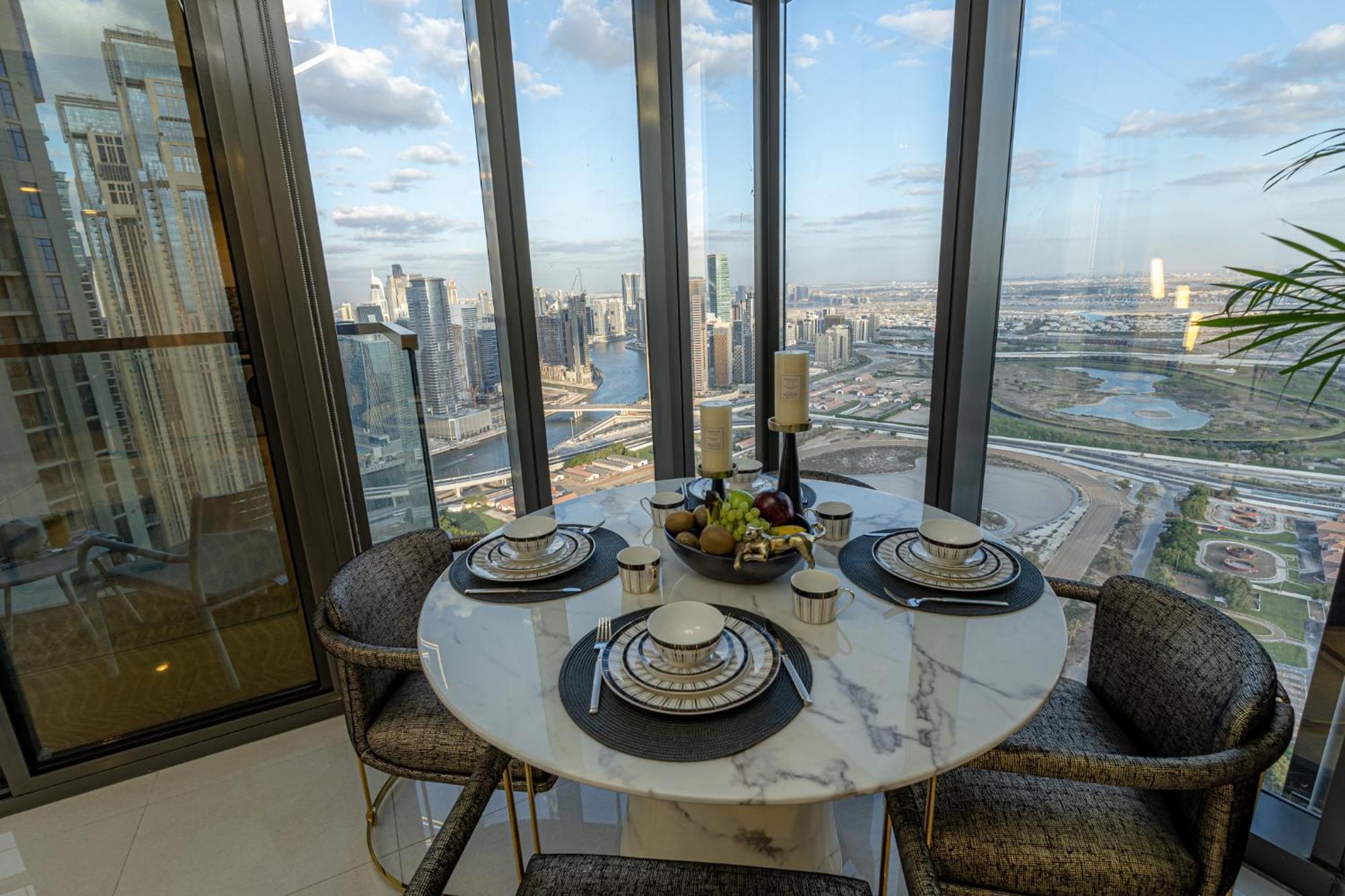 Stunning 3br W Panoramic Views In Aykon