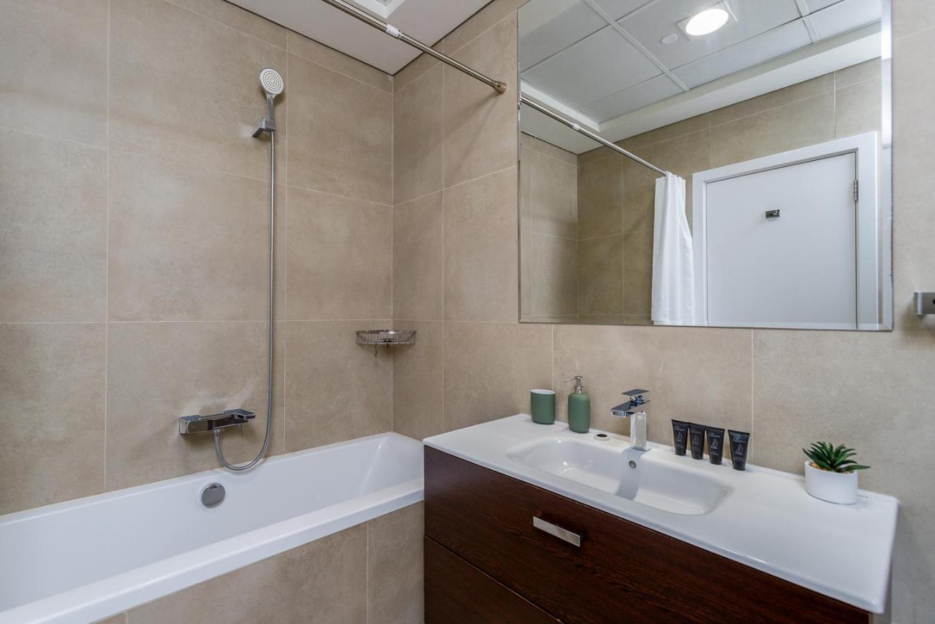 Apartment High Floor - 2br In Marina Arcade, Marina - Allsopp & Allsopp