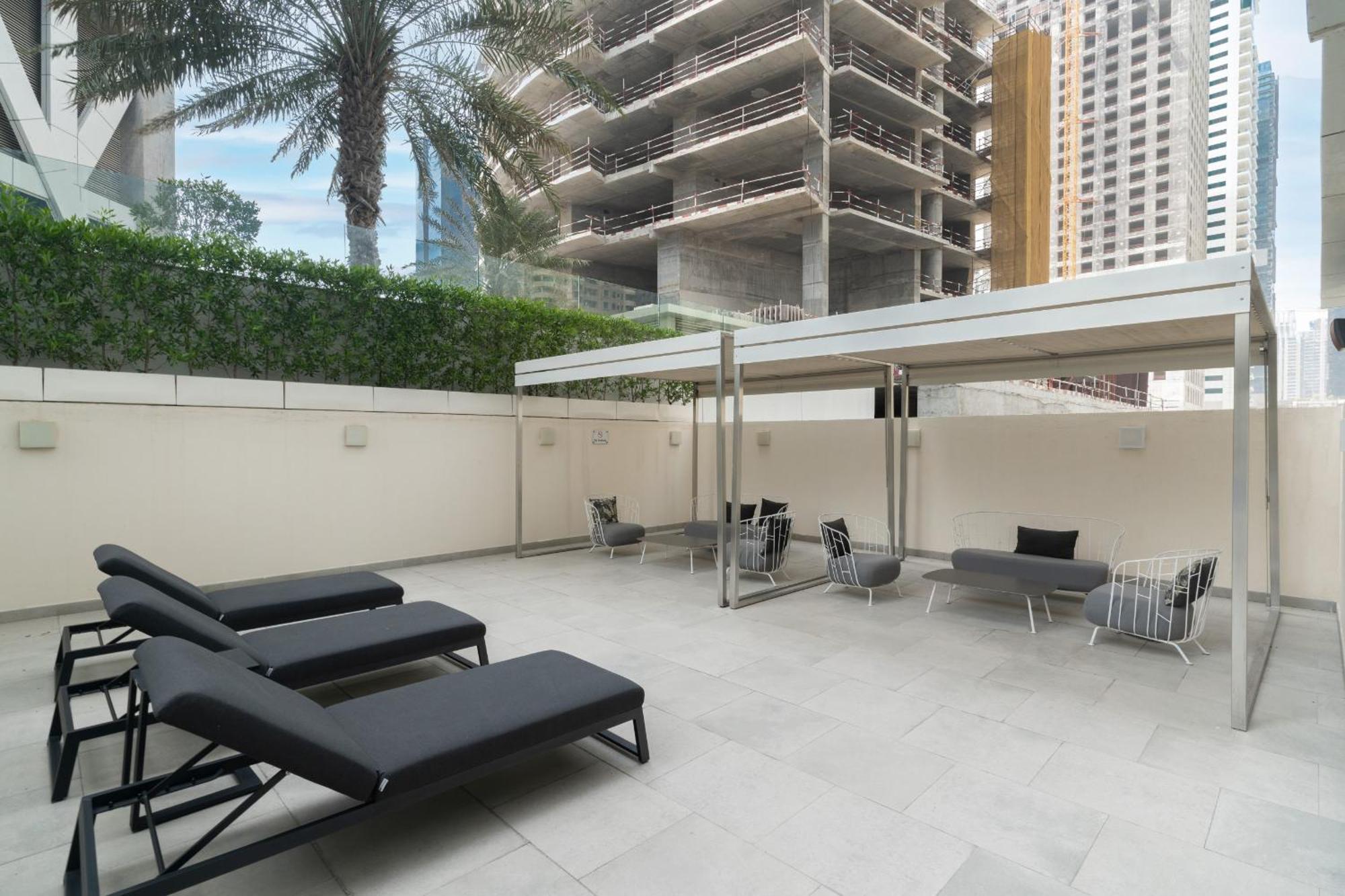 High Floor - 2br In Marina Arcade, Marina - Allsopp & Allsopp Dubai