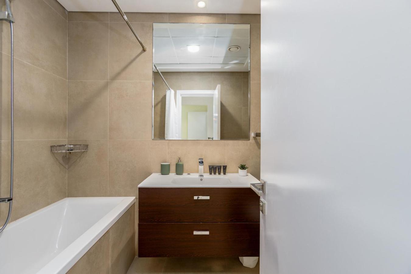 High Floor - 2br In Marina Arcade, Marina - Allsopp & Allsopp Apartment *