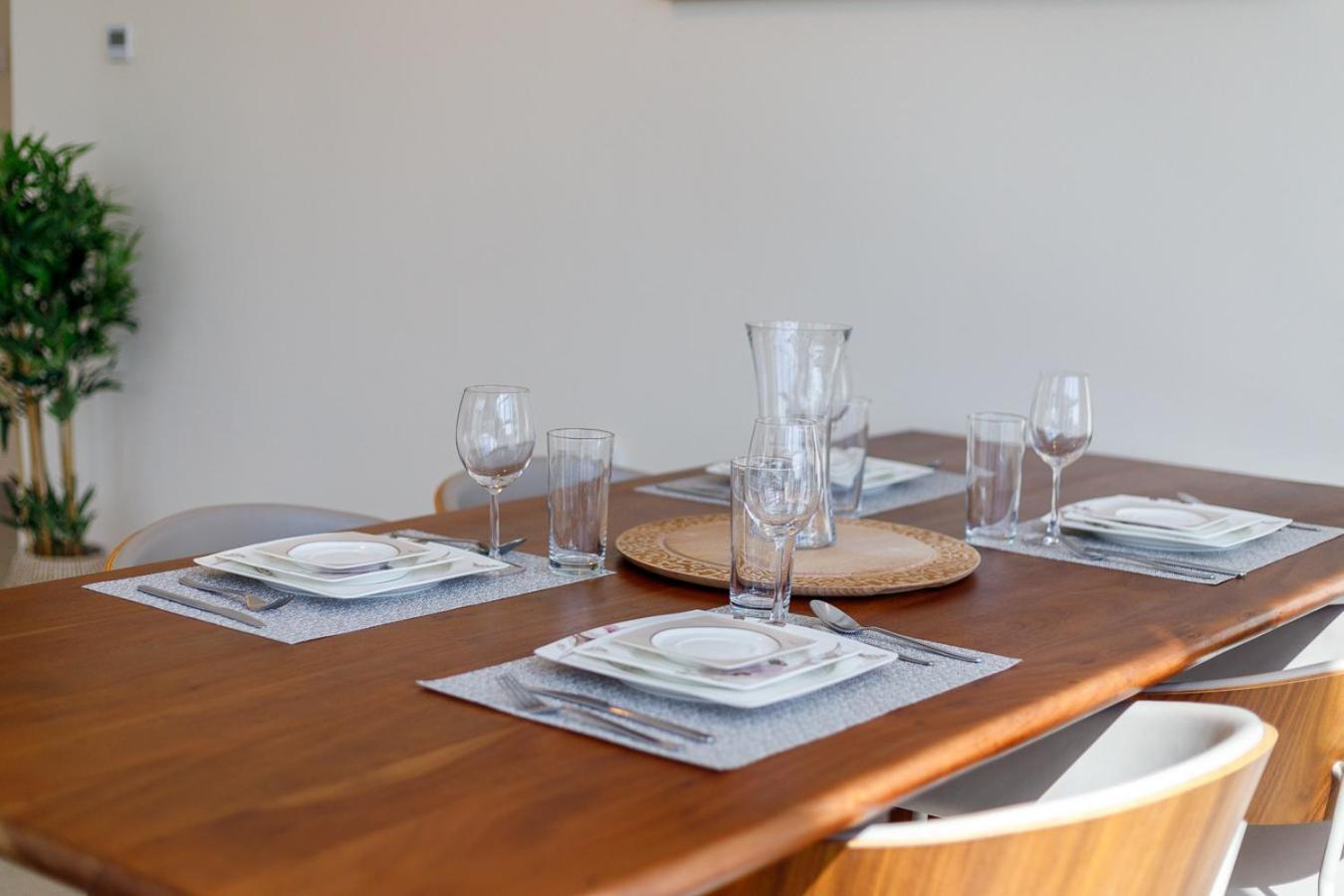 High Floor - 2br In Marina Arcade, Marina - Allsopp & Allsopp *