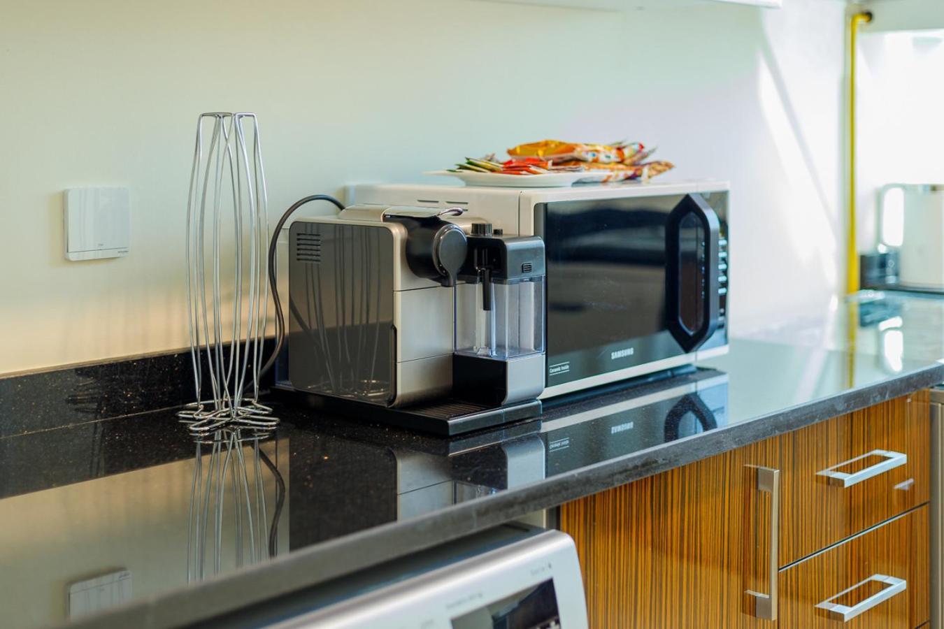 Apartment High Floor - 2br In Marina Arcade, Marina - Allsopp & Allsopp *