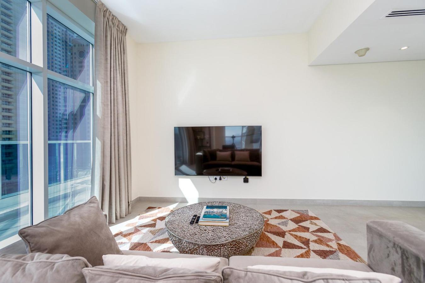 High Floor - 2br In Marina Arcade, Marina - Allsopp & Allsopp Dubai