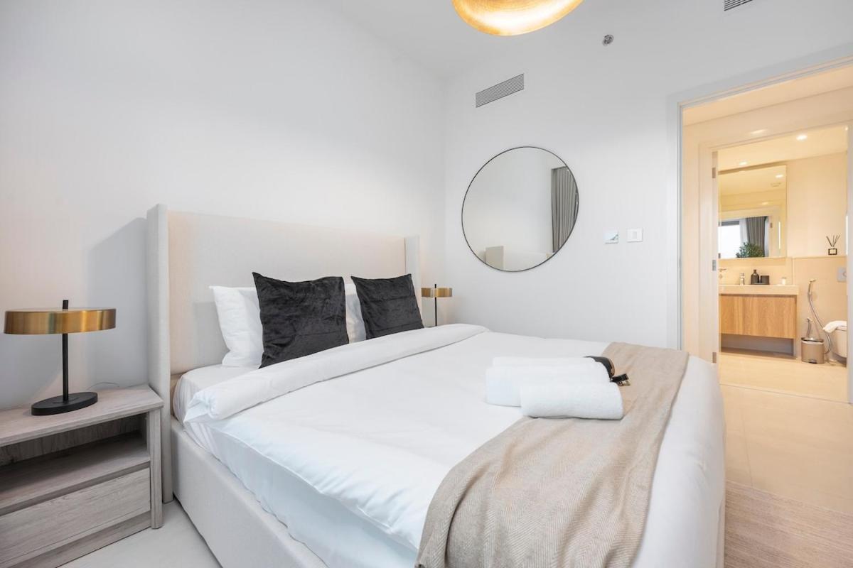 Cozy Spacious 2-bedroom In Downtown Dubai