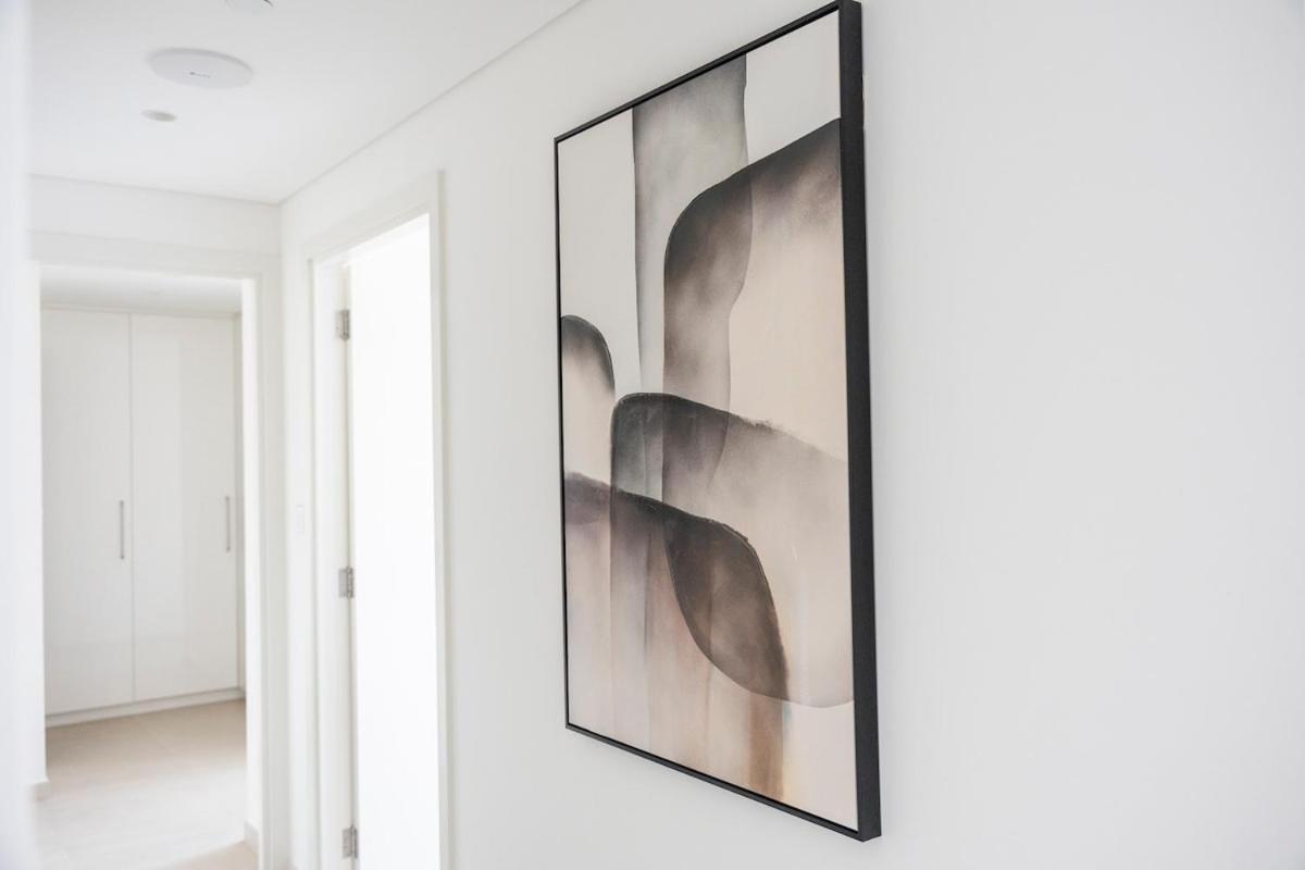 Cozy Spacious 2-bedroom In Downtown Apartment *