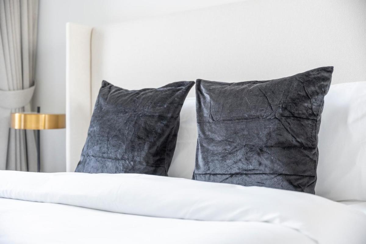Cozy Spacious 2-bedroom In Downtown Apartment Dubai