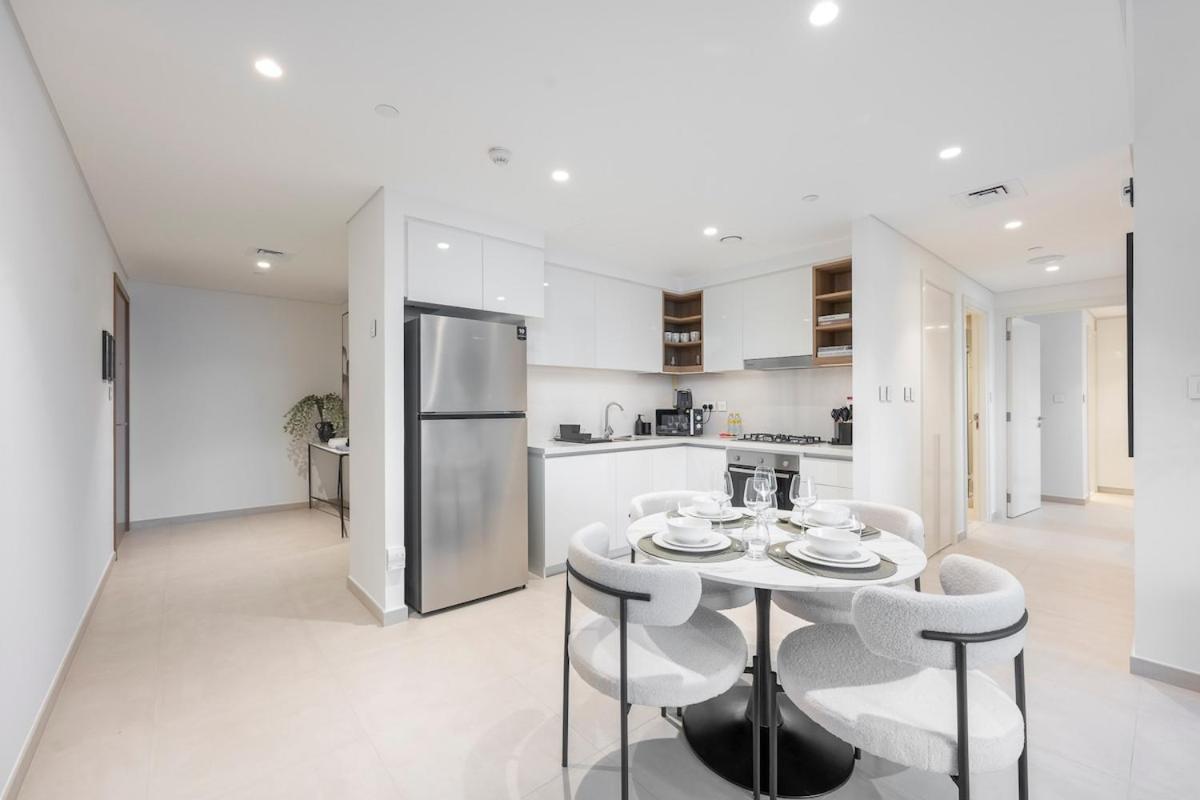 Cozy Spacious 2-bedroom In Downtown Dubai