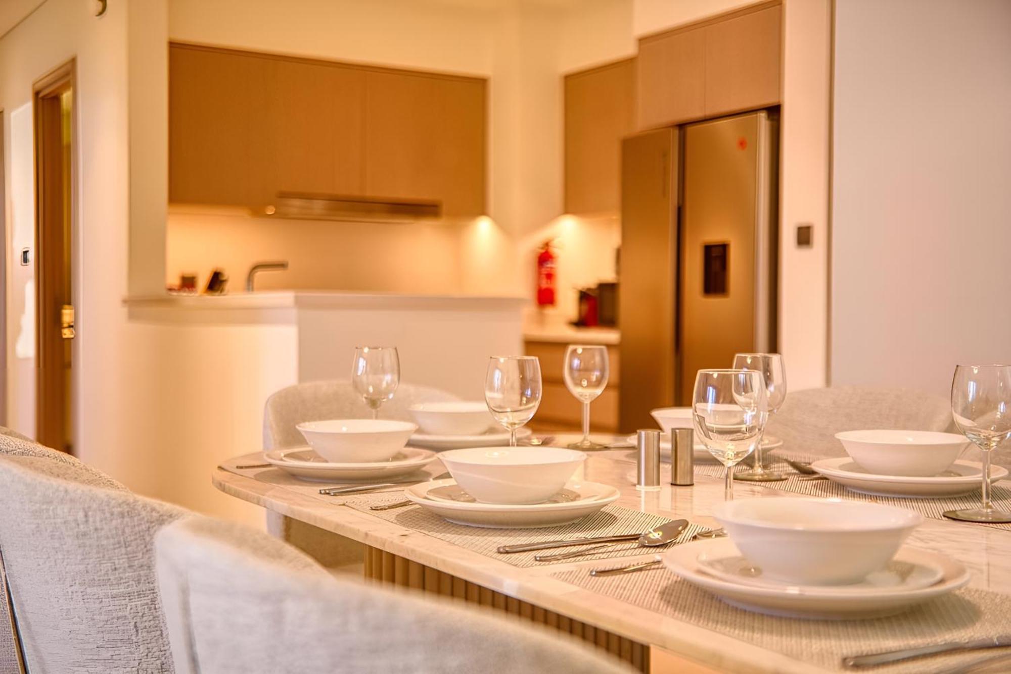 Apartment Expansive 7-bed Overlooking Burj & Fountains *