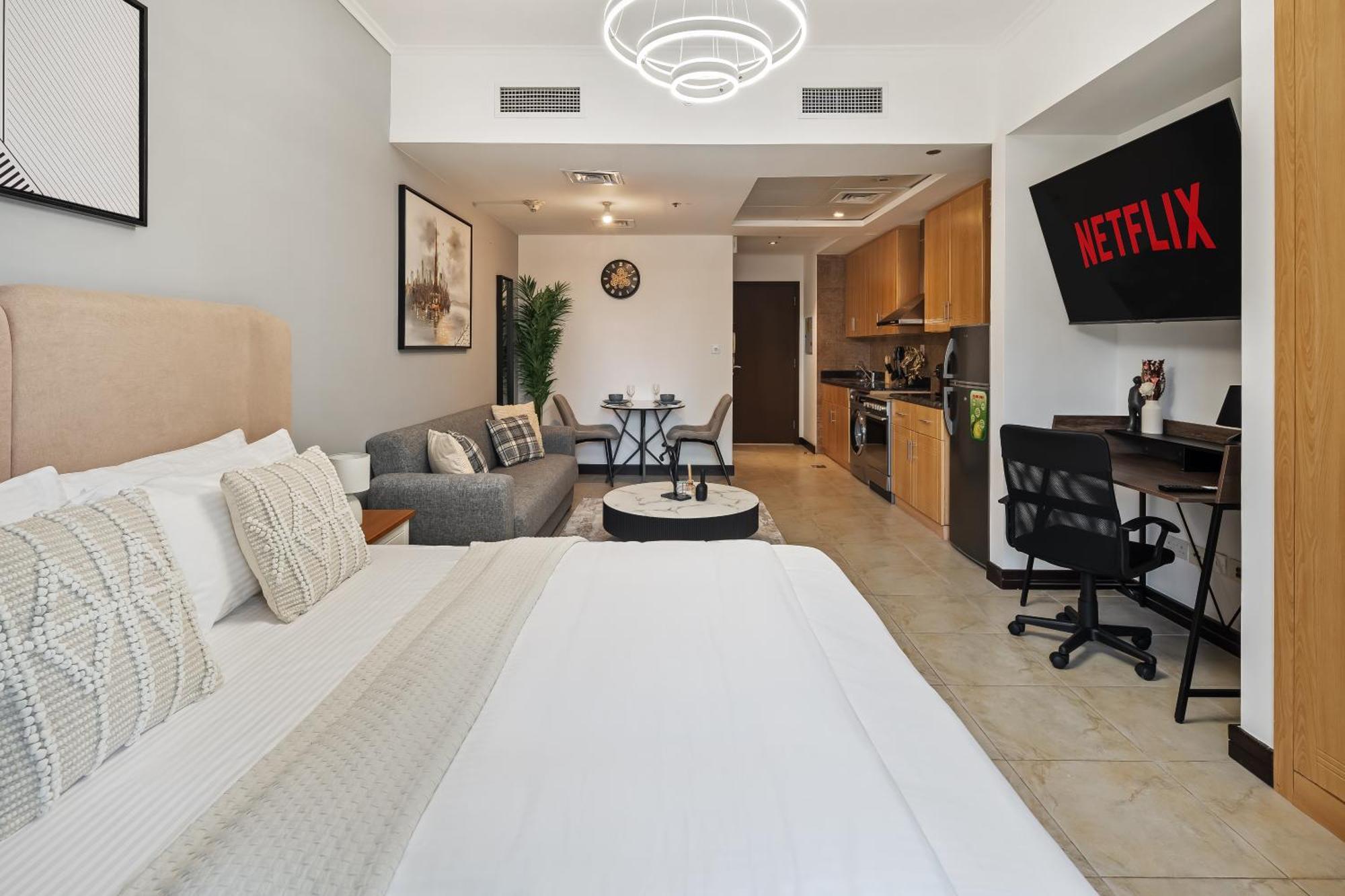 Chic In Goldcrest Views, Jlt Apartment