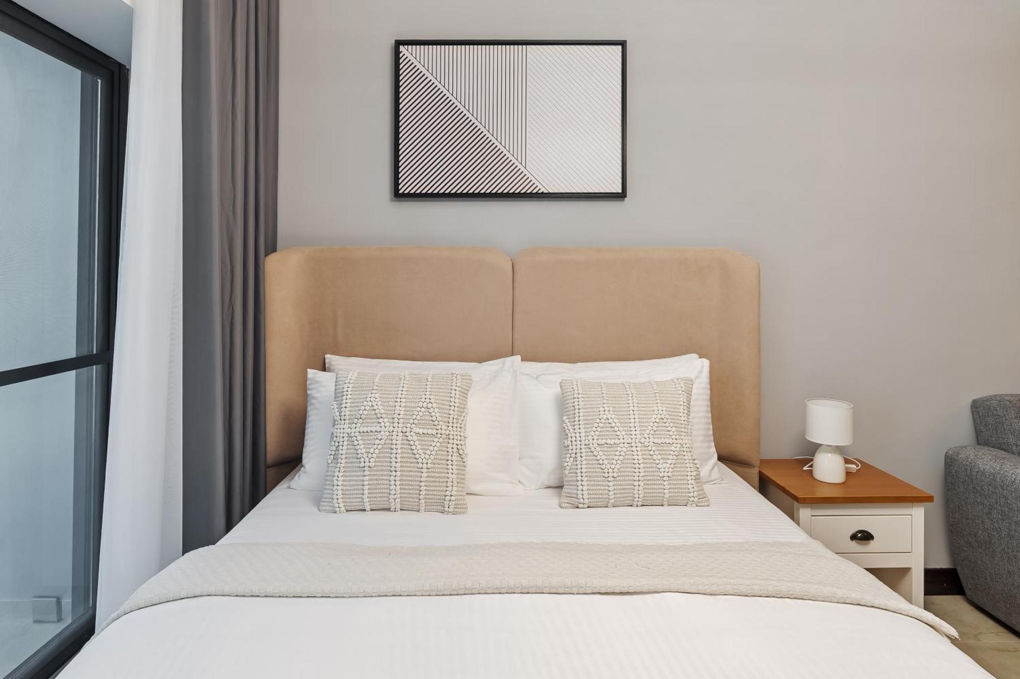 Chic In Goldcrest Views, Jlt Dubai