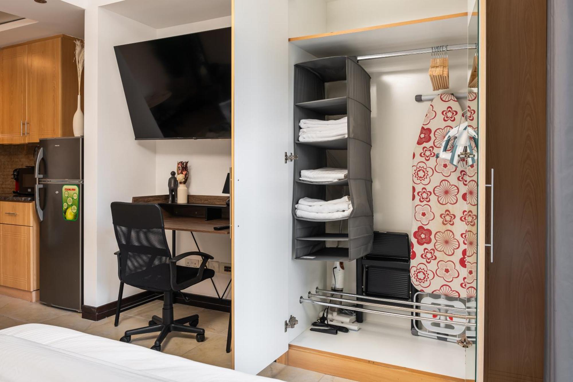 Apartment Chic In Goldcrest Views, Jlt Dubai