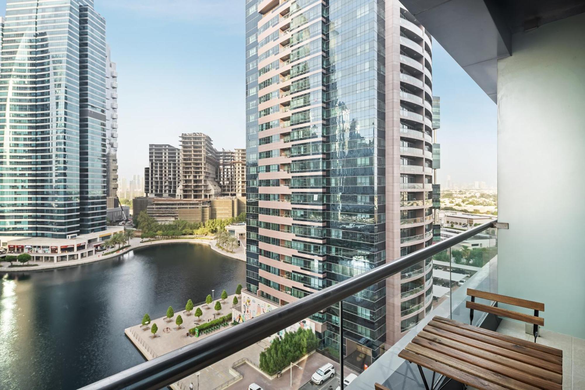 Chic In Goldcrest Views, Jlt Apartment *