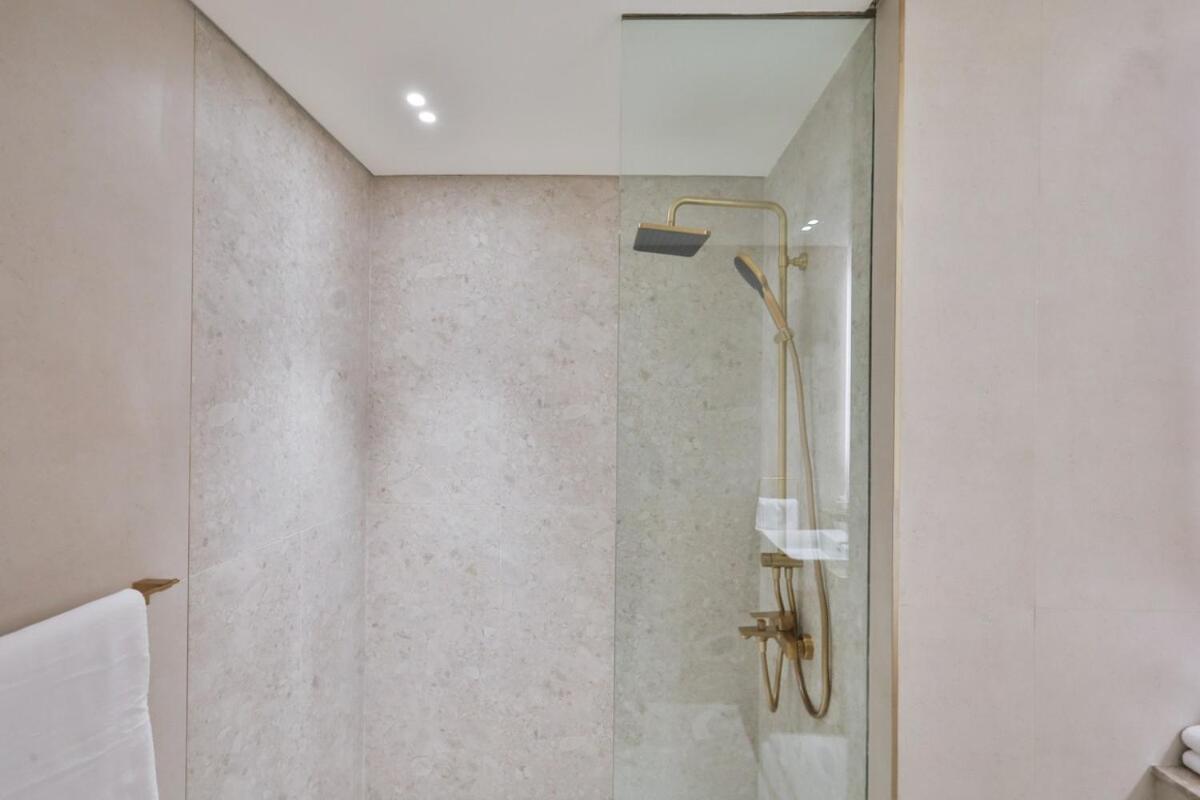 Elegant 1 Bed In Jvc *