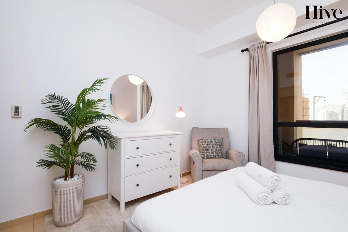 Apartment Spacious 2 Bed In Shams 4 Jbr