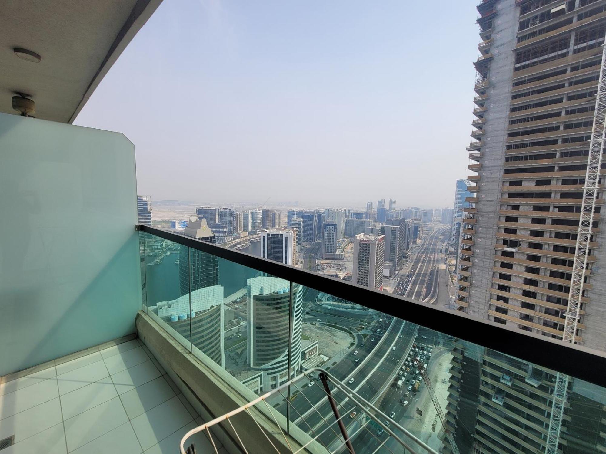 Apartment Damac Upper Crest - 2 Min Walkable Mall