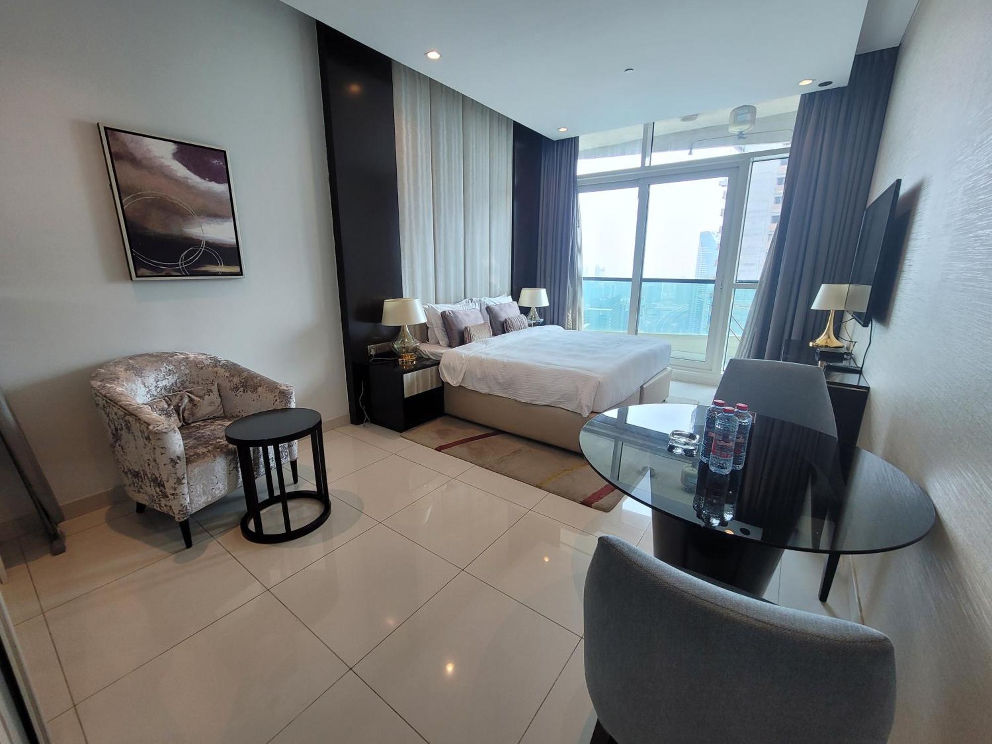 Apartment Damac Upper Crest - 2 Min Walkable Mall