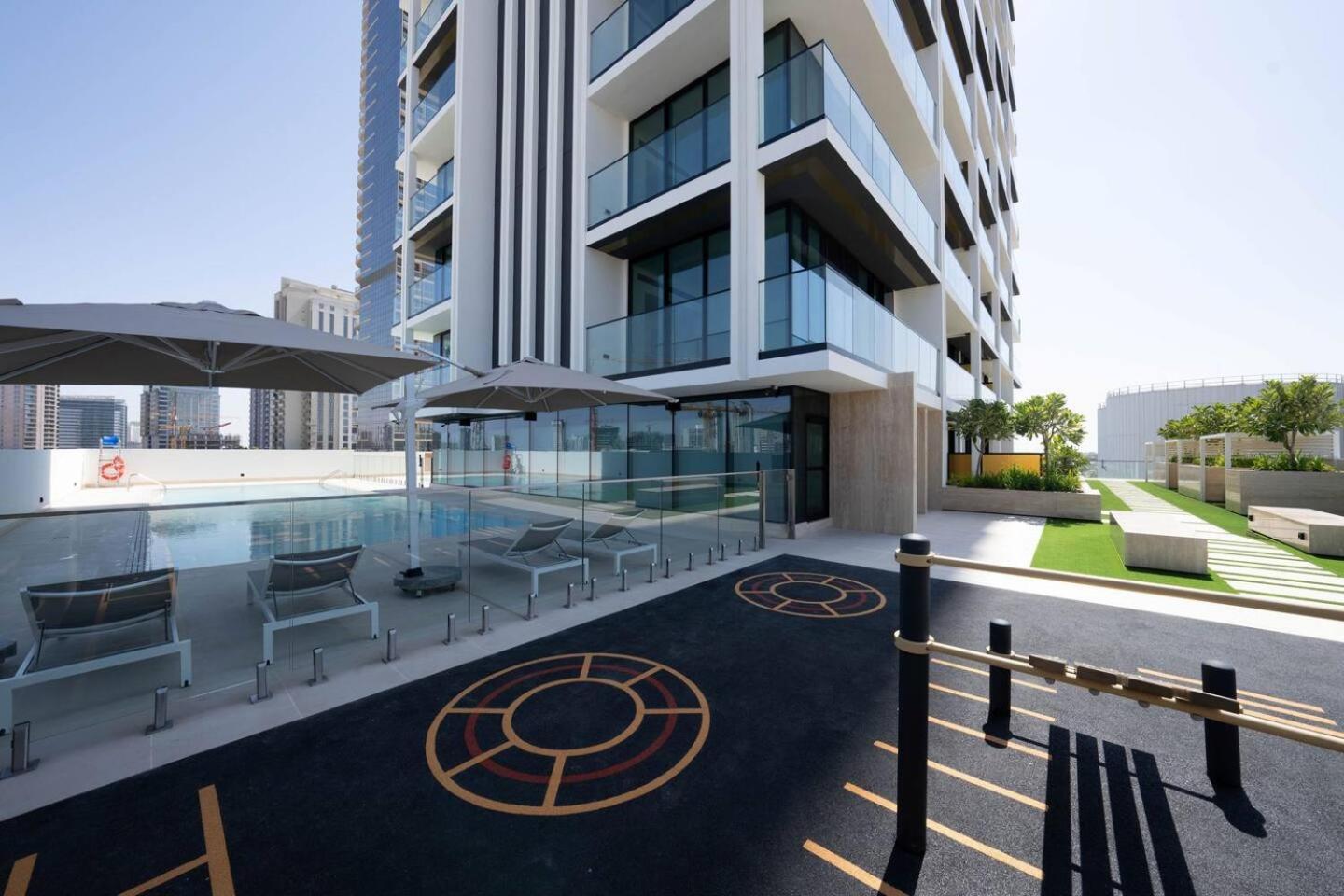 Chic Urban 1br In Jvc With Modern Amenities