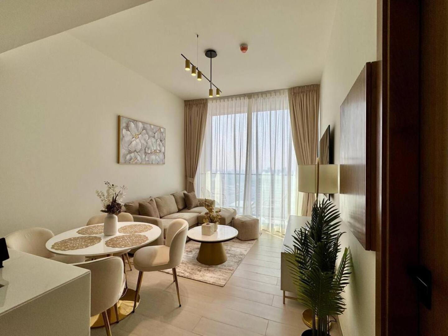 Chic Urban 1br In Jvc With Modern Amenities *