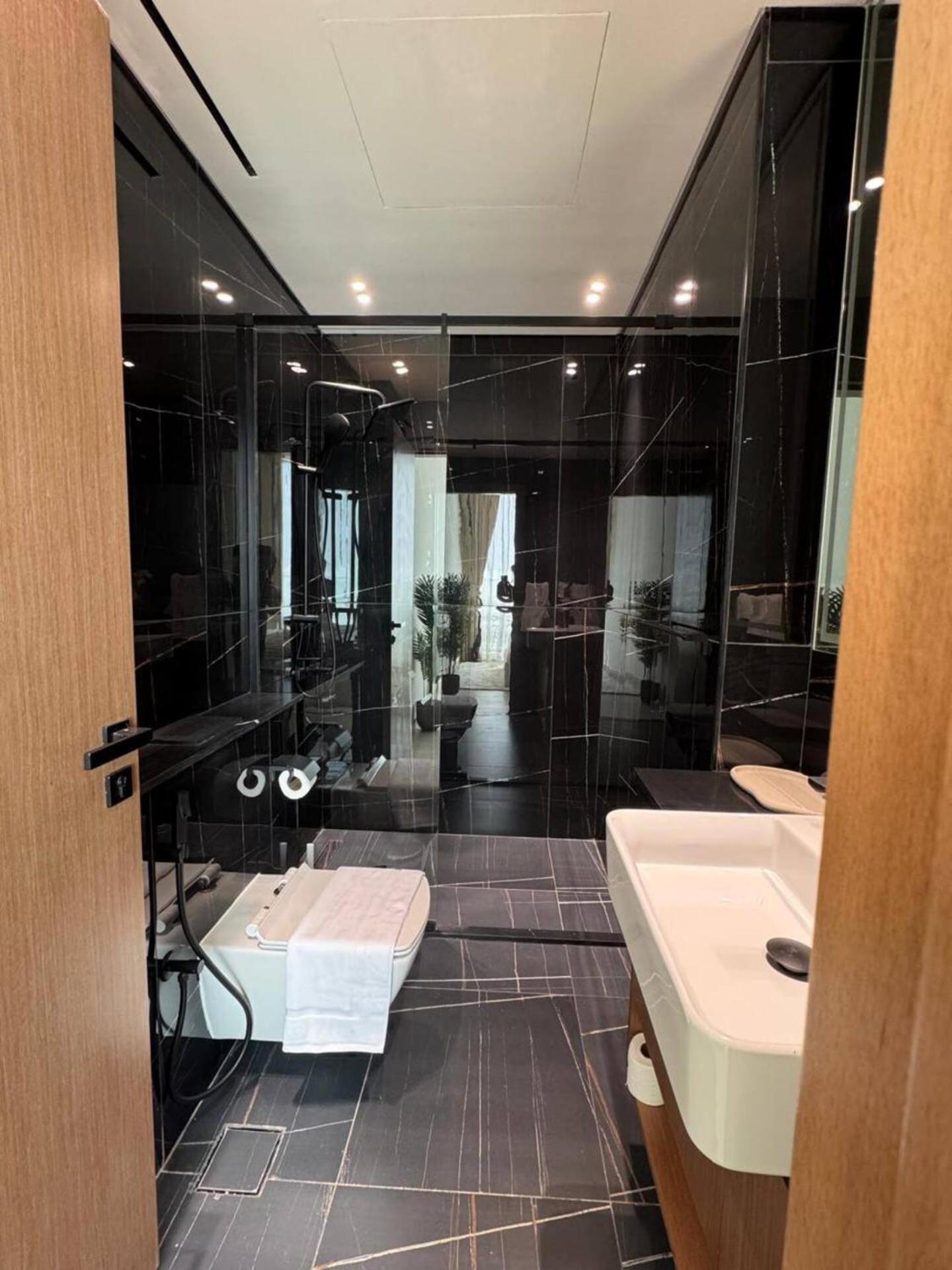 Chic Urban 1br In Jvc With Modern Amenities