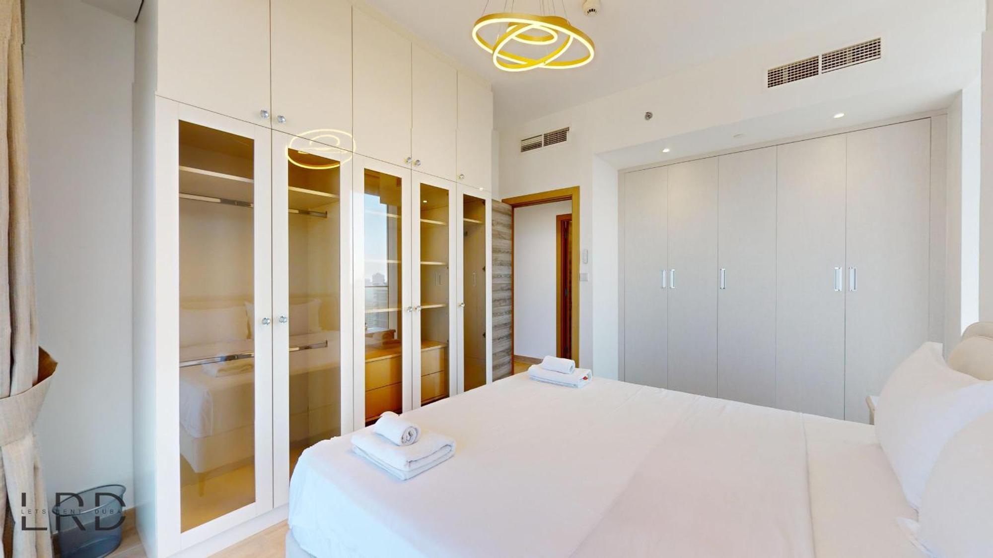 Apartment Spacious 3br Dubai