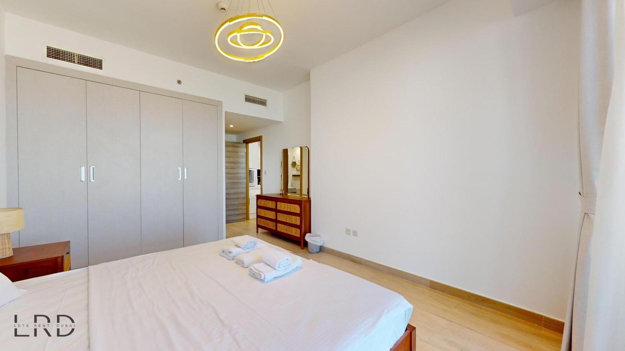 Apartment Spacious 3br Dubai
