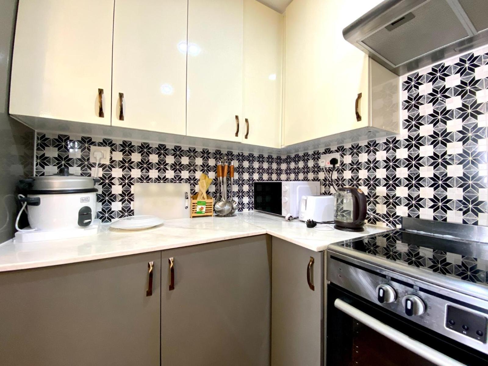 Shared Bed Space Sadaf 5 *