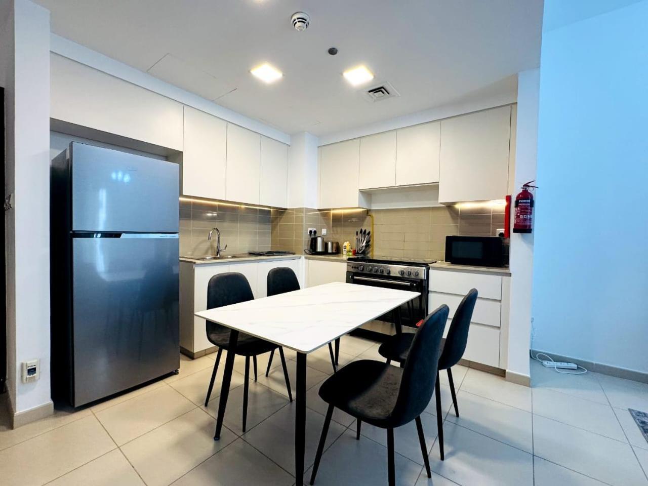 02 Bedroom In Townsquare Apartment