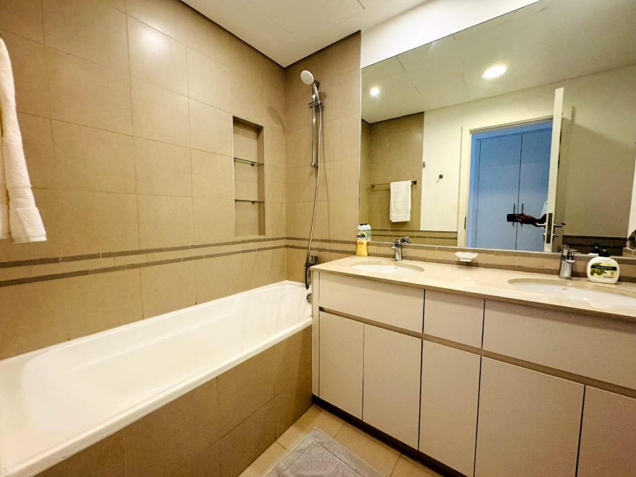 02 Bedroom In Townsquare * Dubai