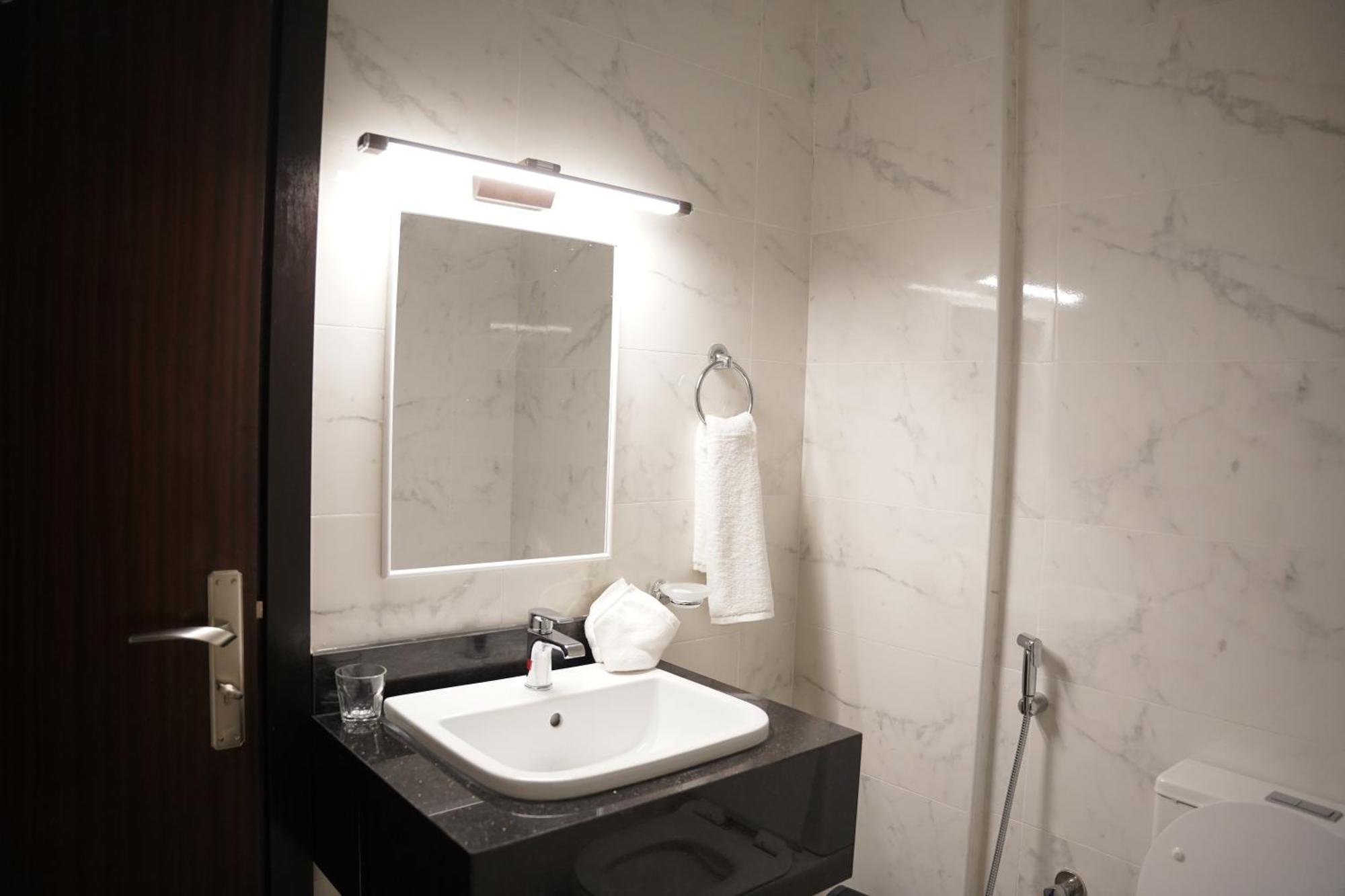 Ista Llc Apartment *