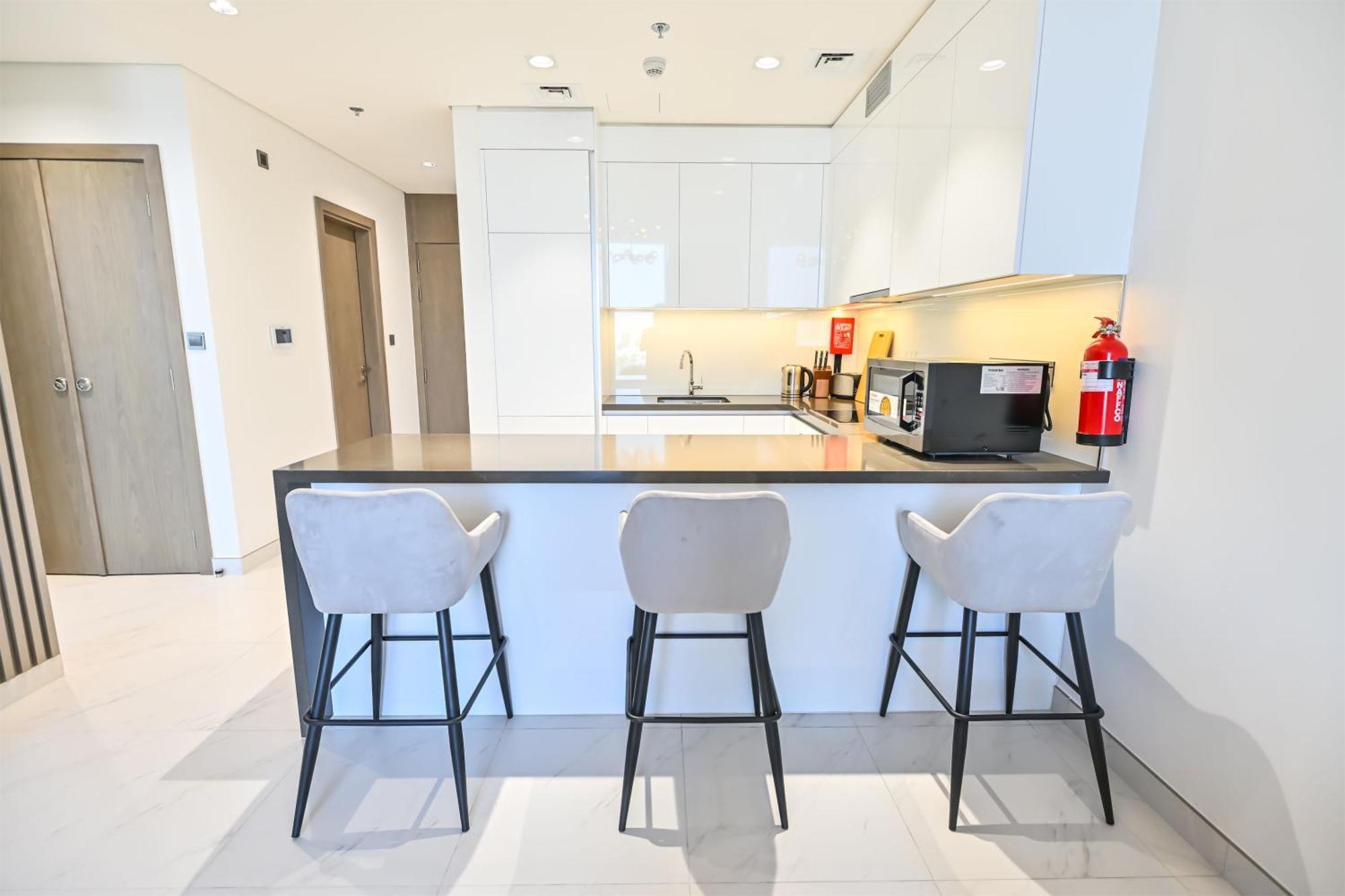 Apartment 1br Haven With Lagoon Serenity In District One Meydan