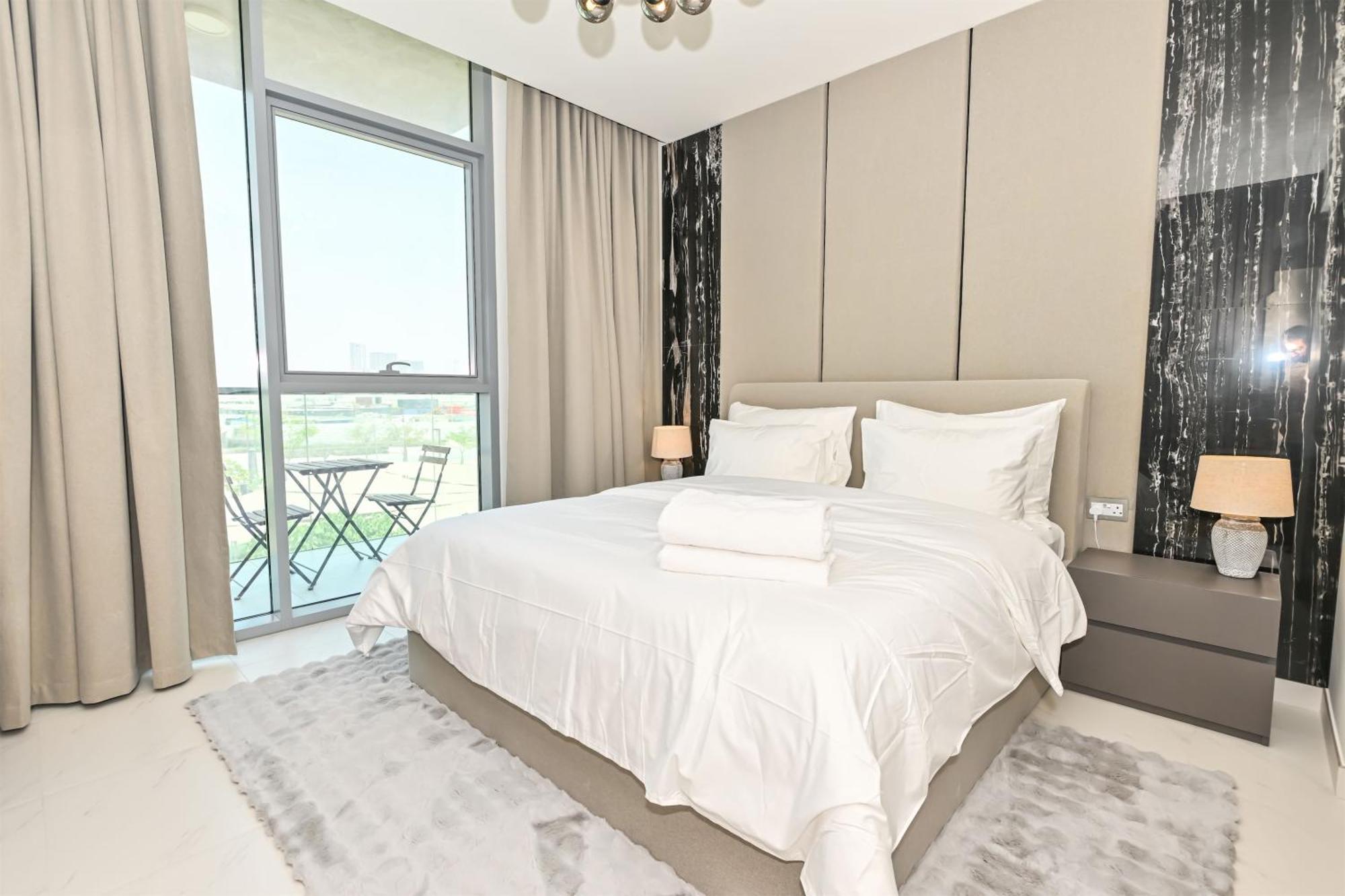 Apartment 1br Haven With Lagoon Serenity In District One Meydan *
