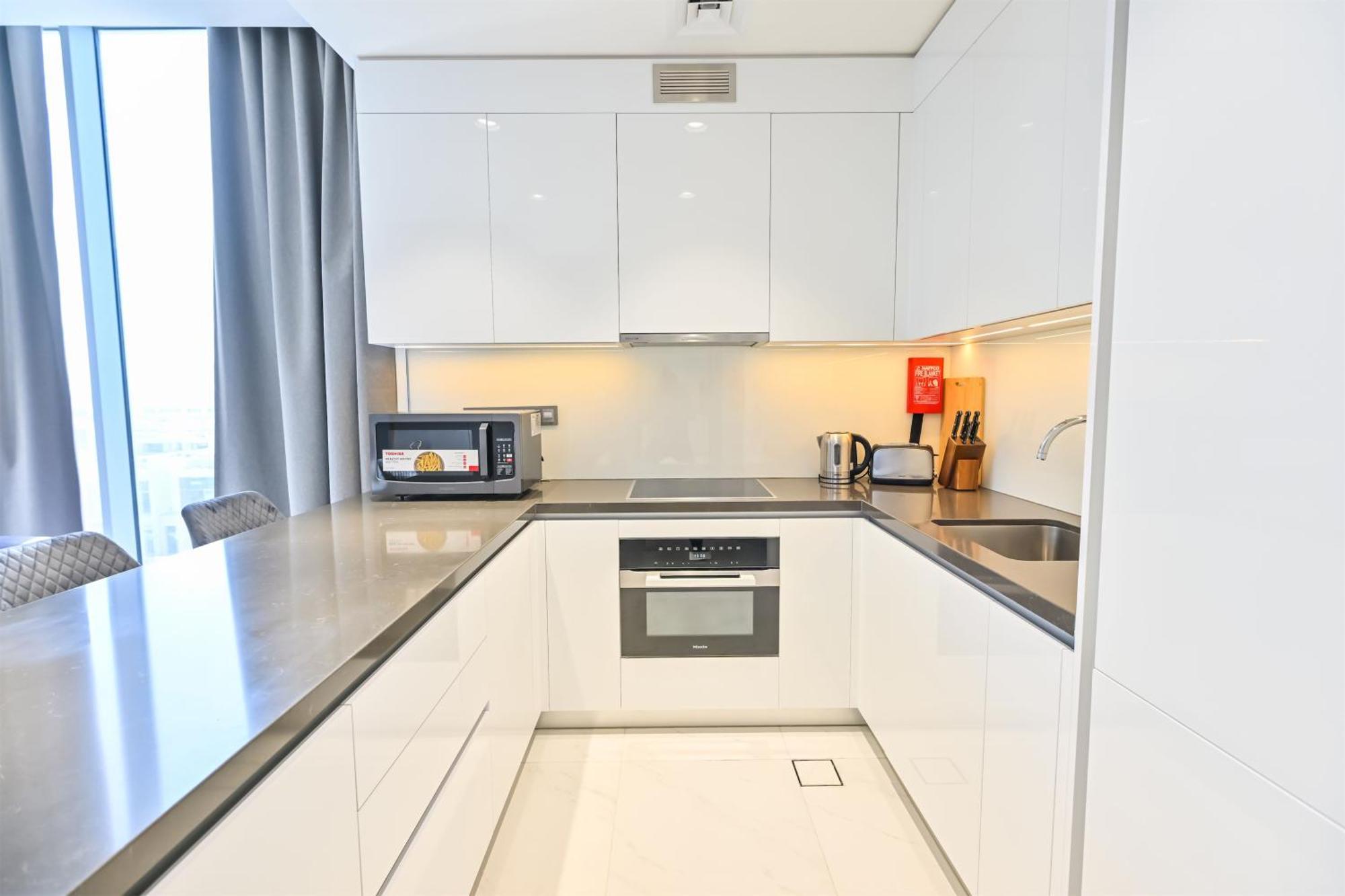 Spacious 1br Burj Khalifa Views In District One Meydan