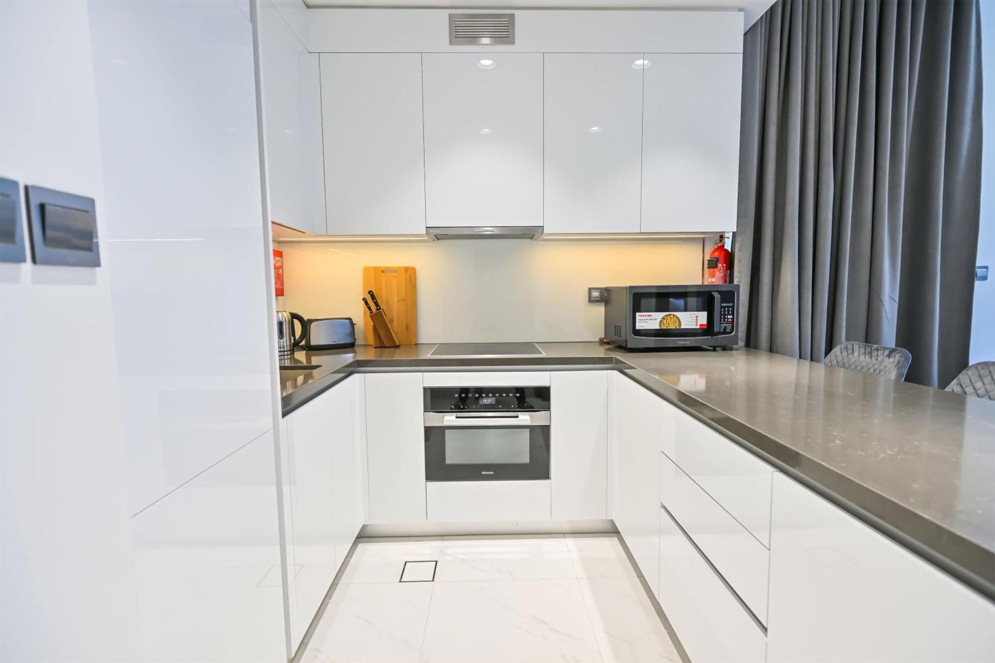 1br W Exclusive Lagoon Access In District One Meydan