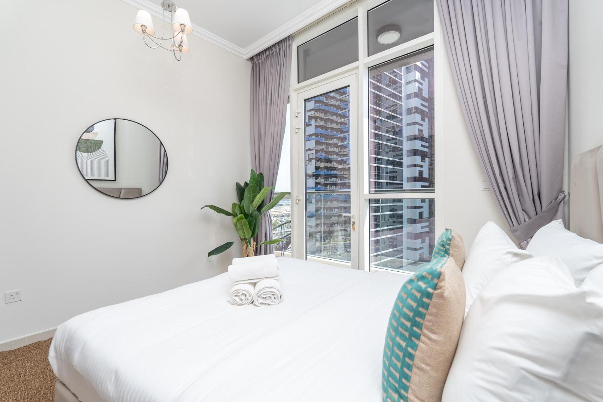 Heaven Crest Downtown - 3 Bedroom 2 Minute Walk To Mall And Burj Khalifa Apartment *