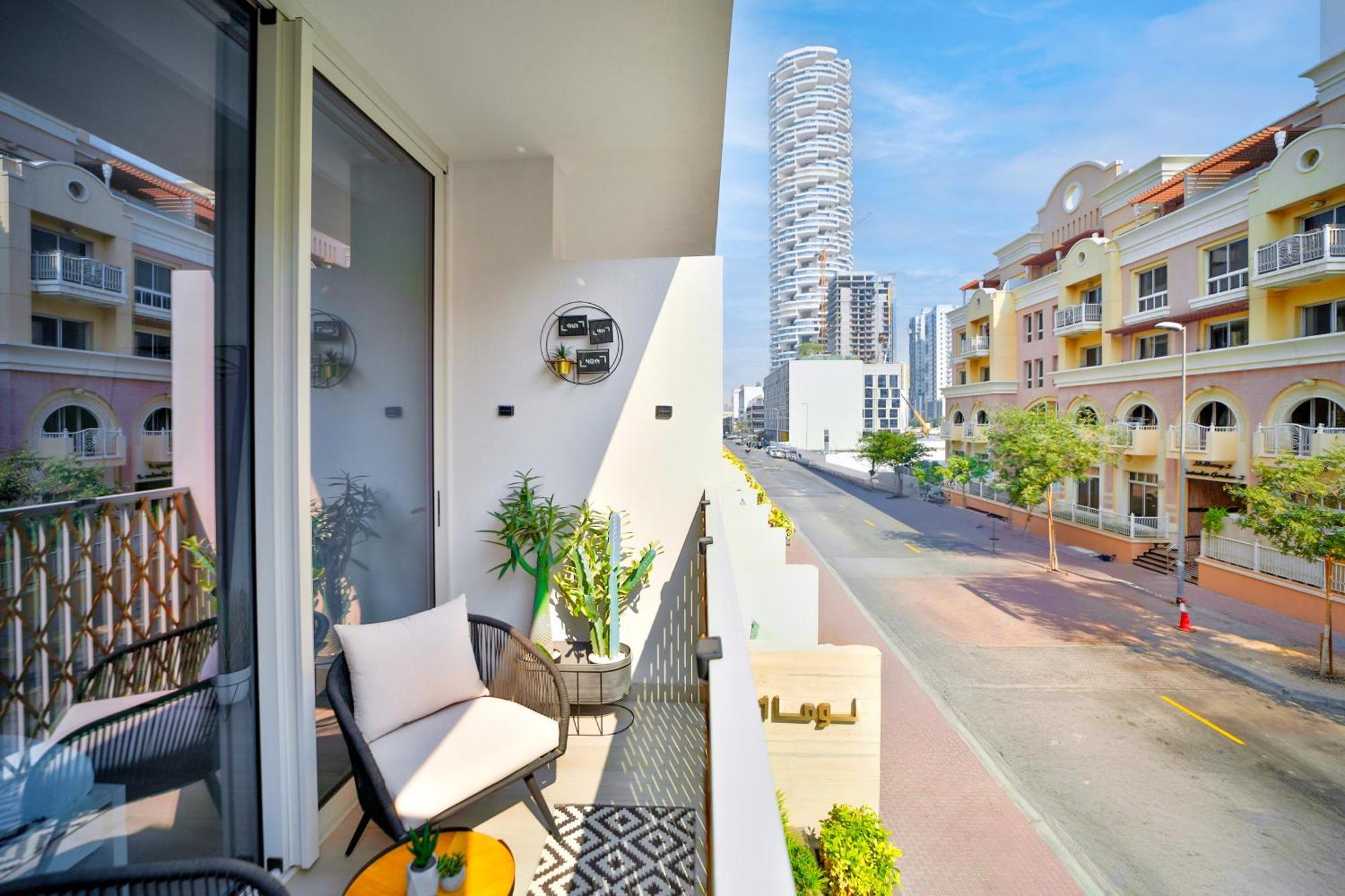 Apartment Jvc Modern In *