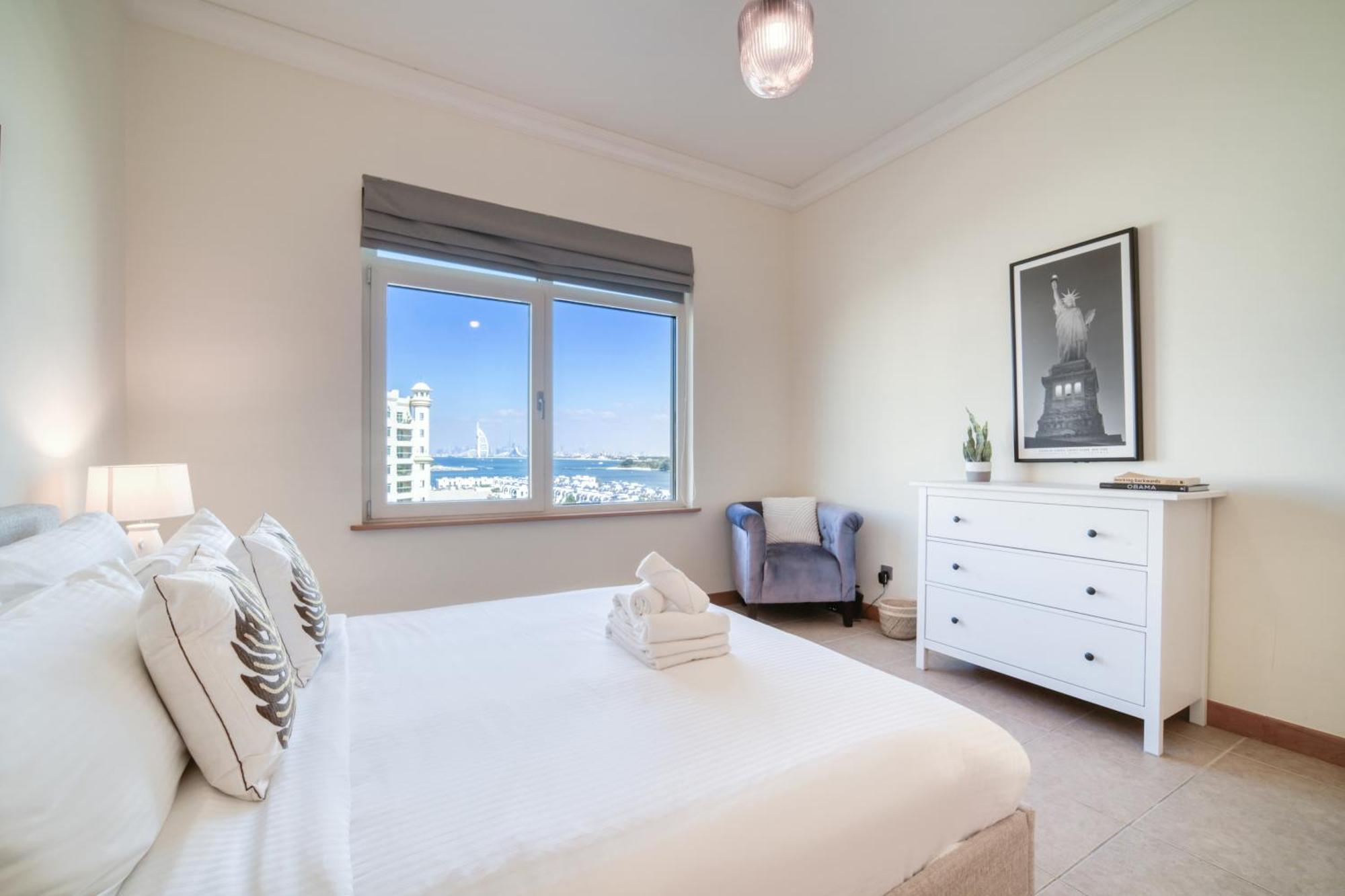 Shoreline 14, Al Hallawi - Palm Jumeirah - Mint Apartment Dubai
