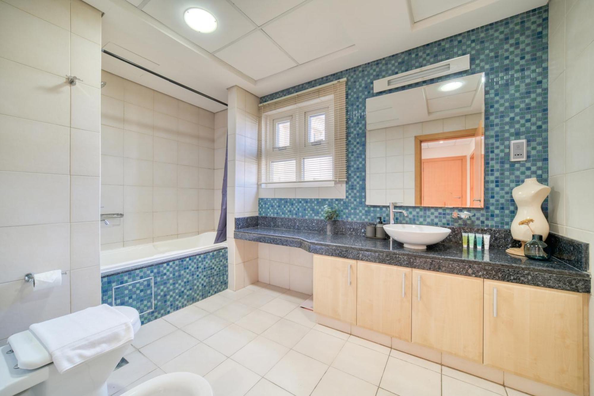 Apartment Shoreline 14, Al Hallawi - Palm Jumeirah - Mint