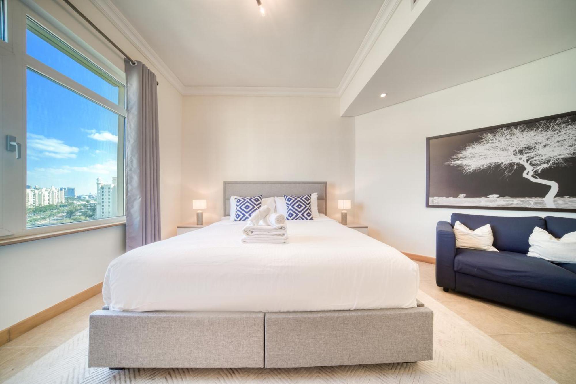 Shoreline 14, Al Hallawi - Palm Jumeirah - Mint Apartment *